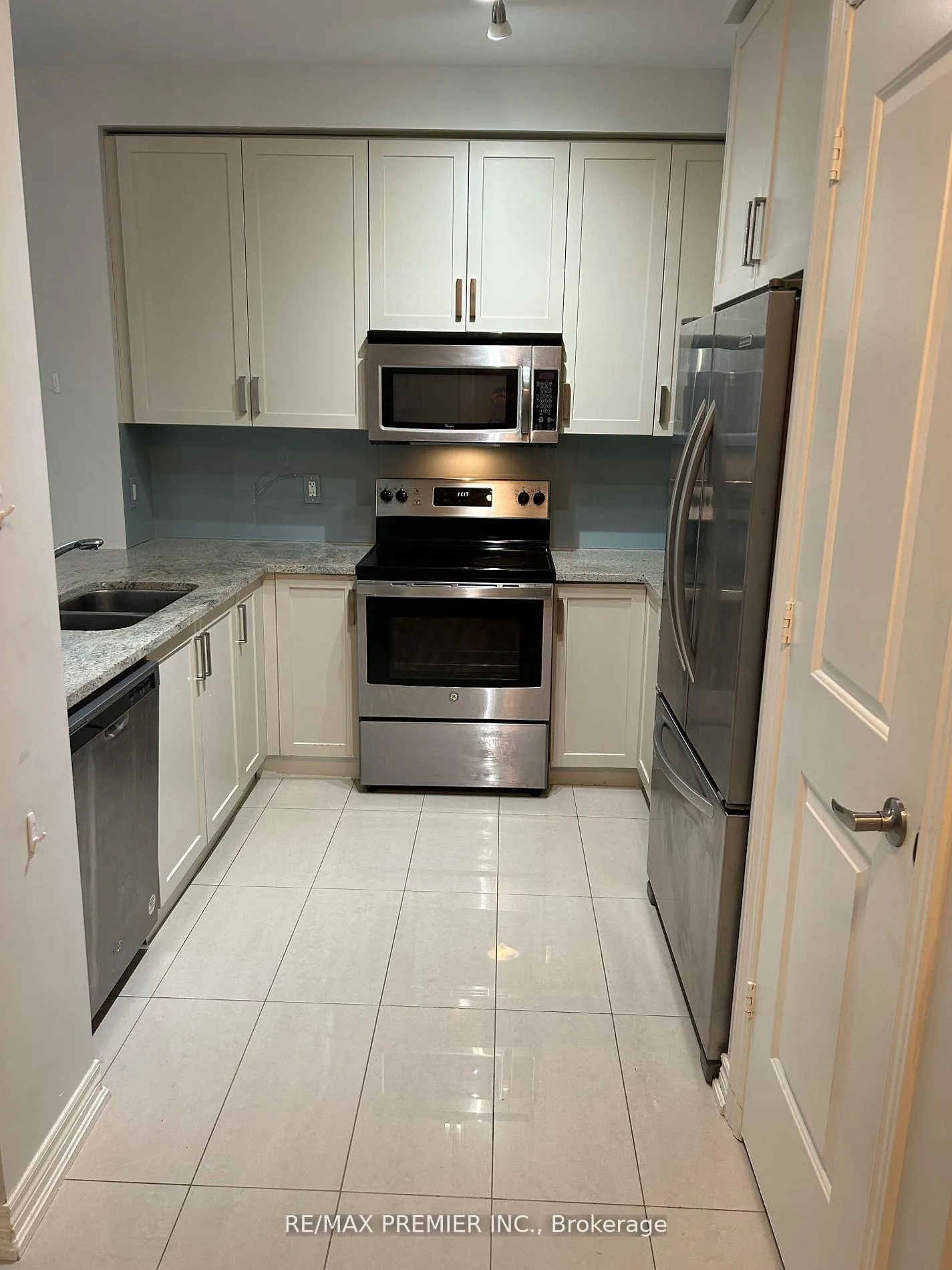 Photo 5 of Unit 1010, 9245 Jane Street, Vaughan, Maple — HOMEH