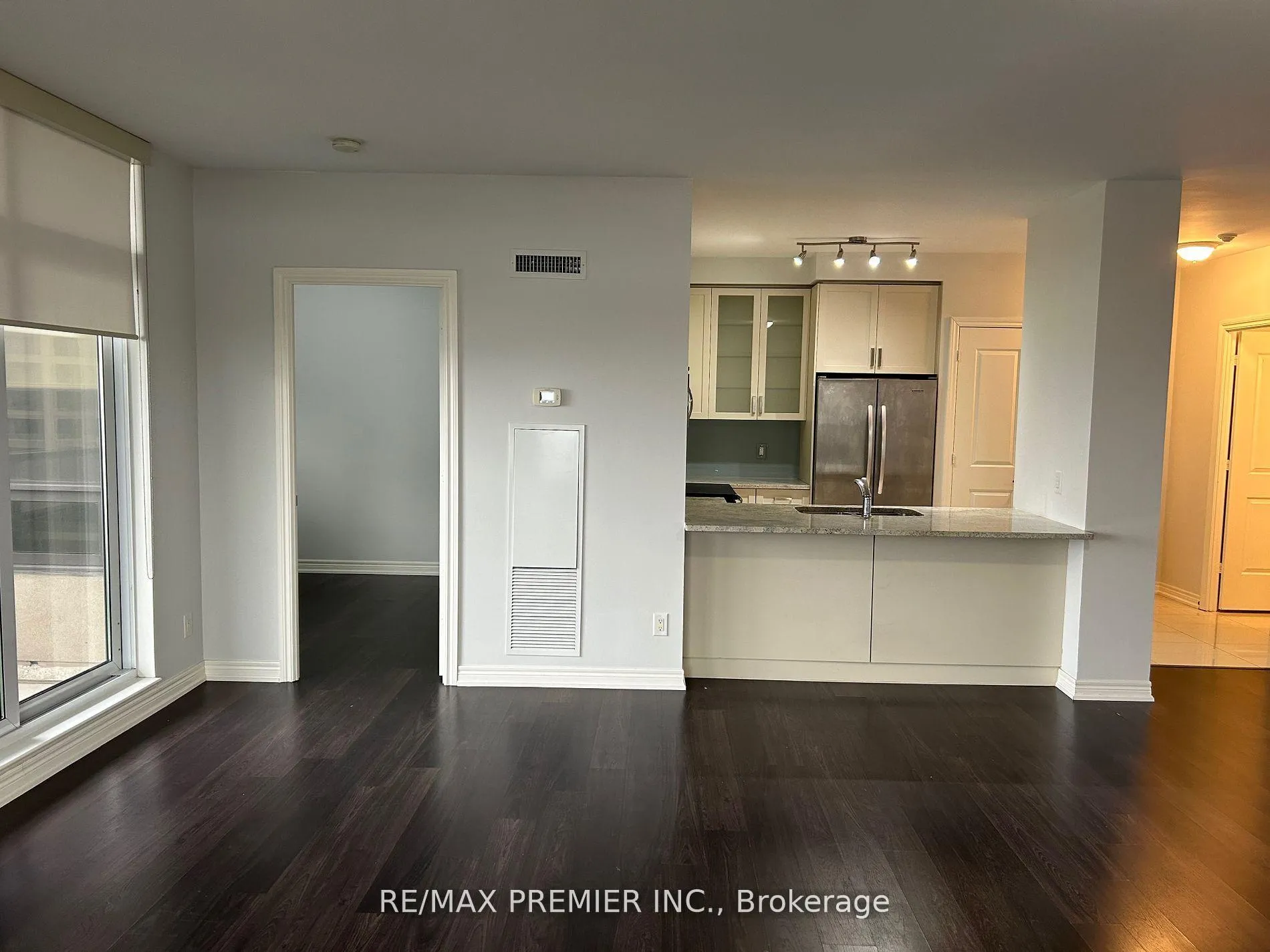 Photo 8 of Unit 1010, 9245 Jane Street, Vaughan, Maple — HOMEH