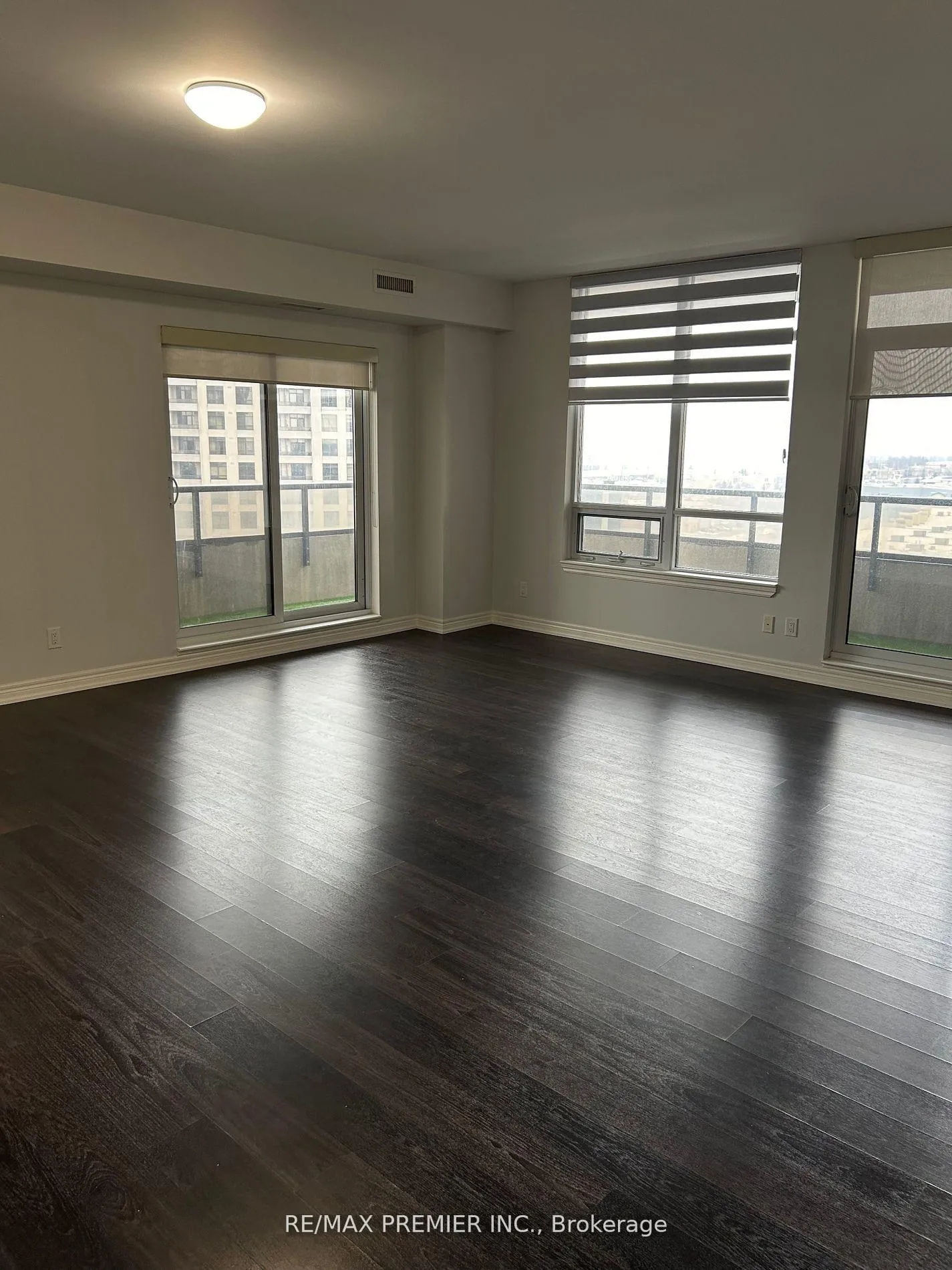 Photo 9 of Unit 1010, 9245 Jane Street, Vaughan, Maple — HOMEH