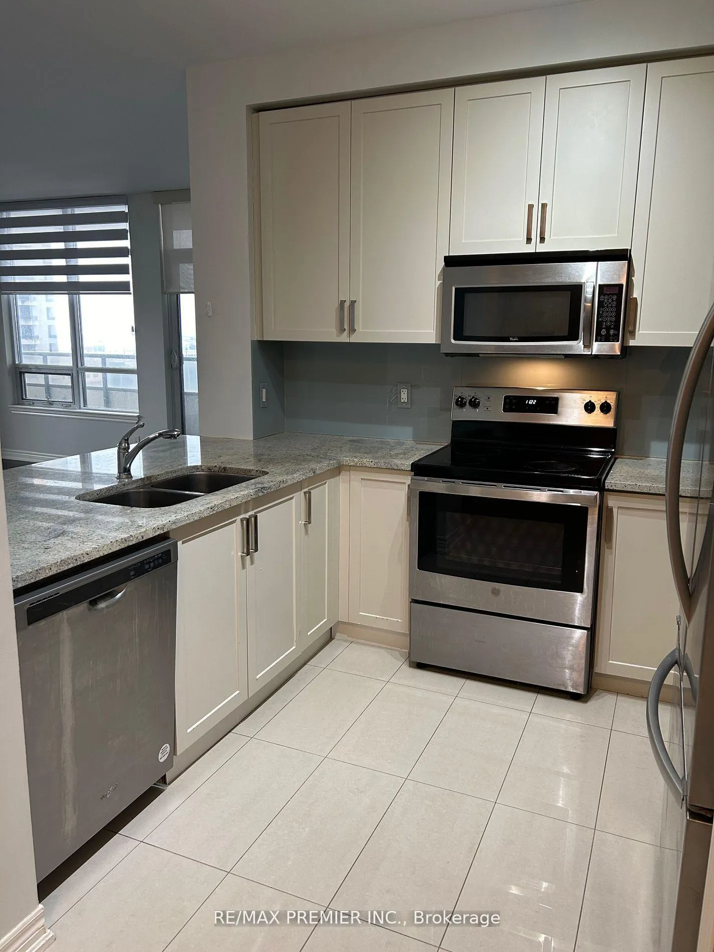Photo 15 of Unit 1010, 9245 Jane Street, Vaughan, Maple — HOMEH