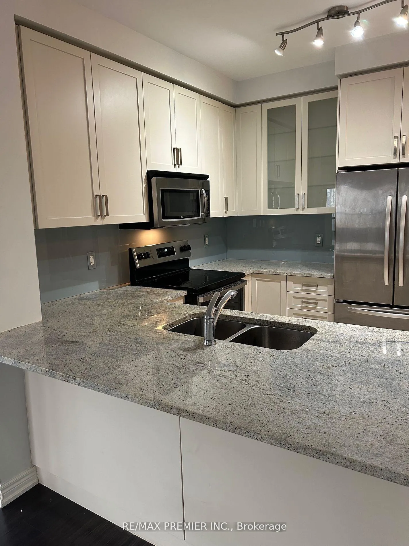Photo 16 of Unit 1010, 9245 Jane Street, Vaughan, Maple — HOMEH