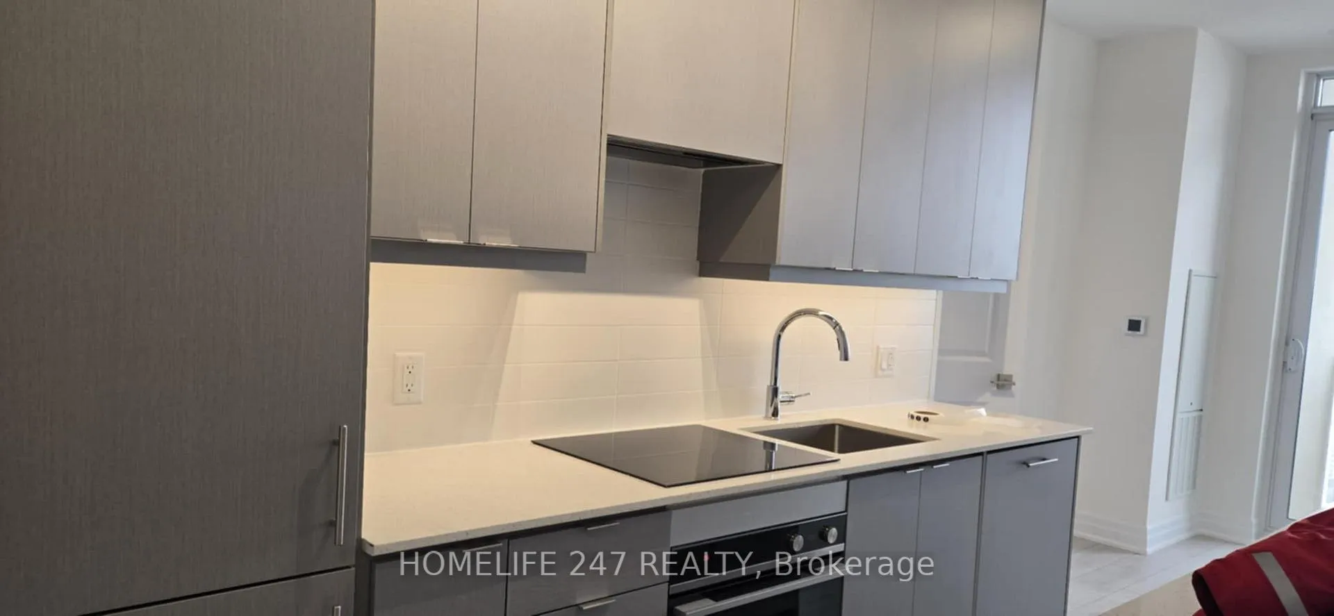 Front of Unit 3002, 30 Elm Drive W