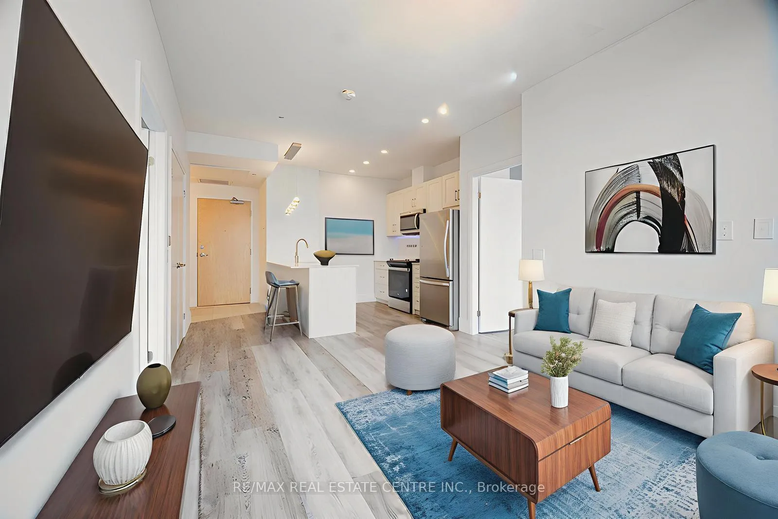 Photo 6 of Unit 604, 60 Charles Street W, Kitchener, City Commercial Core — HOMEH