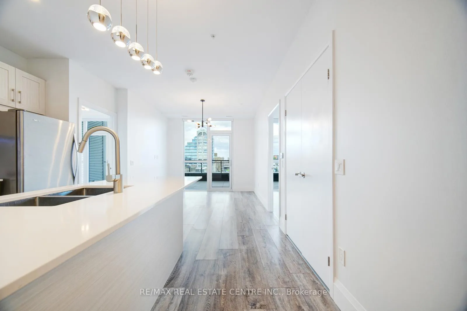 Photo 7 of Unit 604, 60 Charles Street W, Kitchener, City Commercial Core — HOMEH