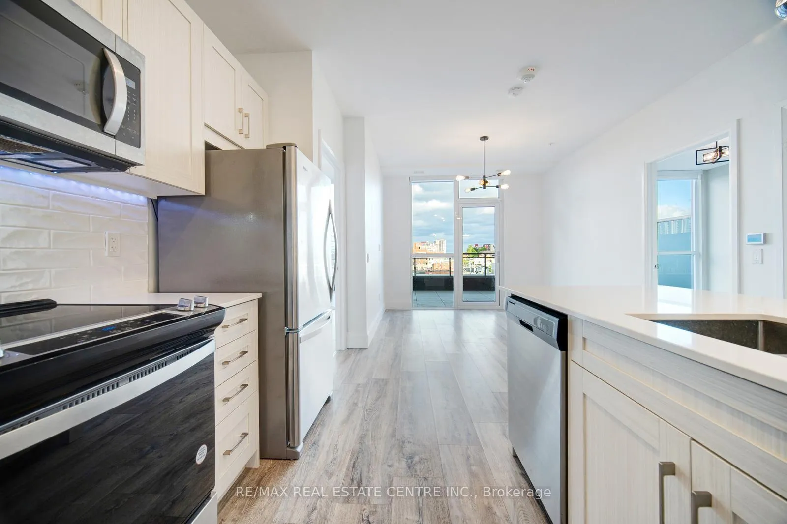 Photo 10 of Unit 604, 60 Charles Street W, Kitchener, City Commercial Core — HOMEH