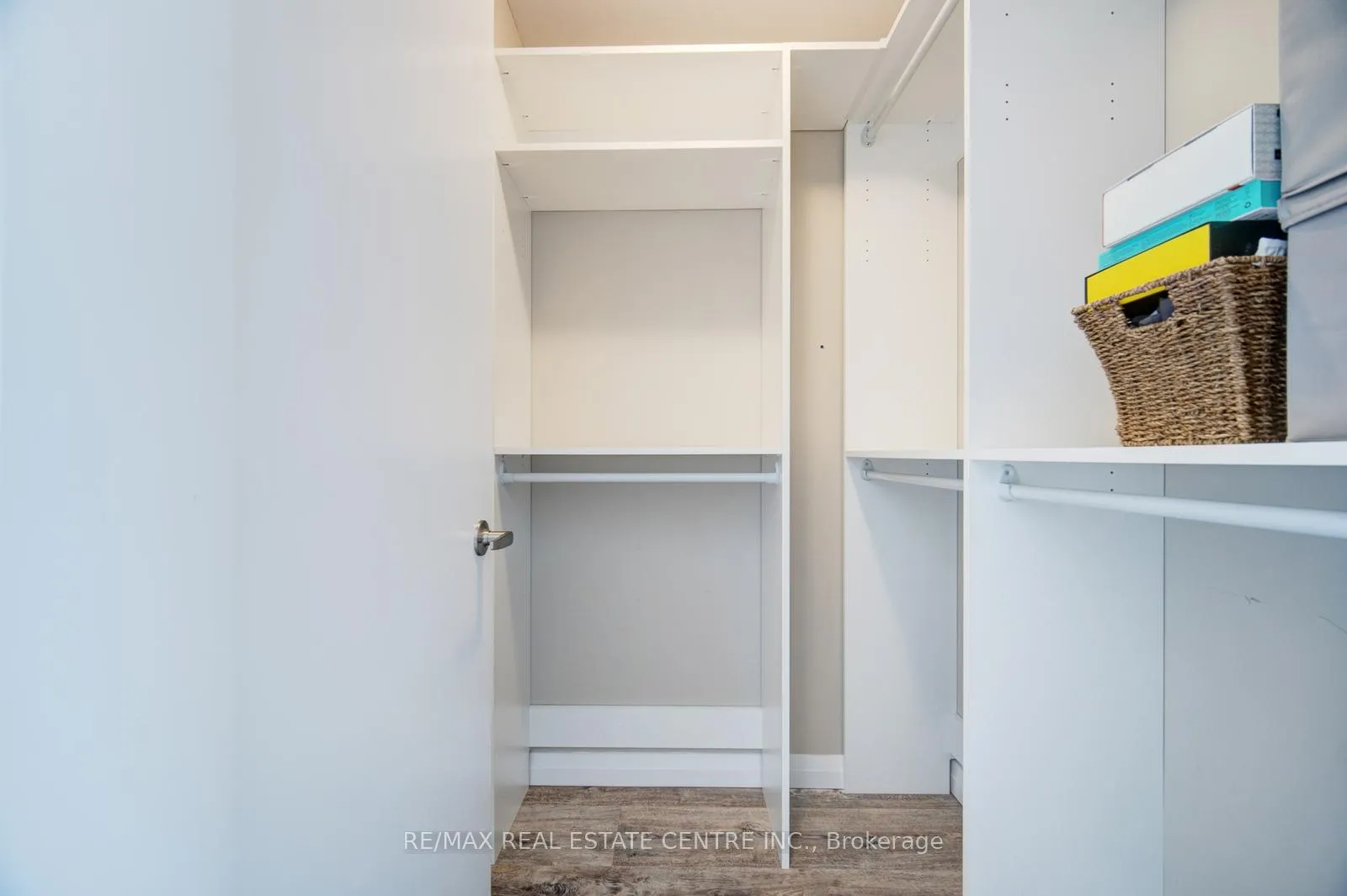 Photo 13 of Unit 604, 60 Charles Street W, Kitchener, City Commercial Core — HOMEH