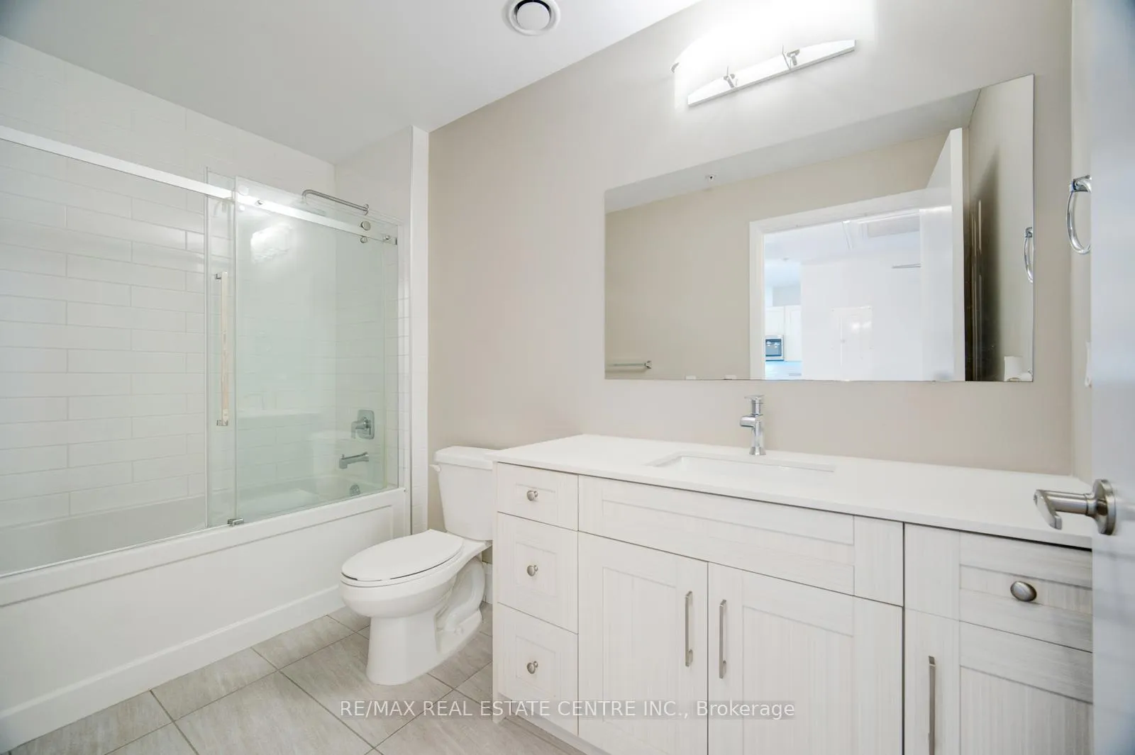 Photo 17 of Unit 604, 60 Charles Street W, Kitchener, City Commercial Core — HOMEH