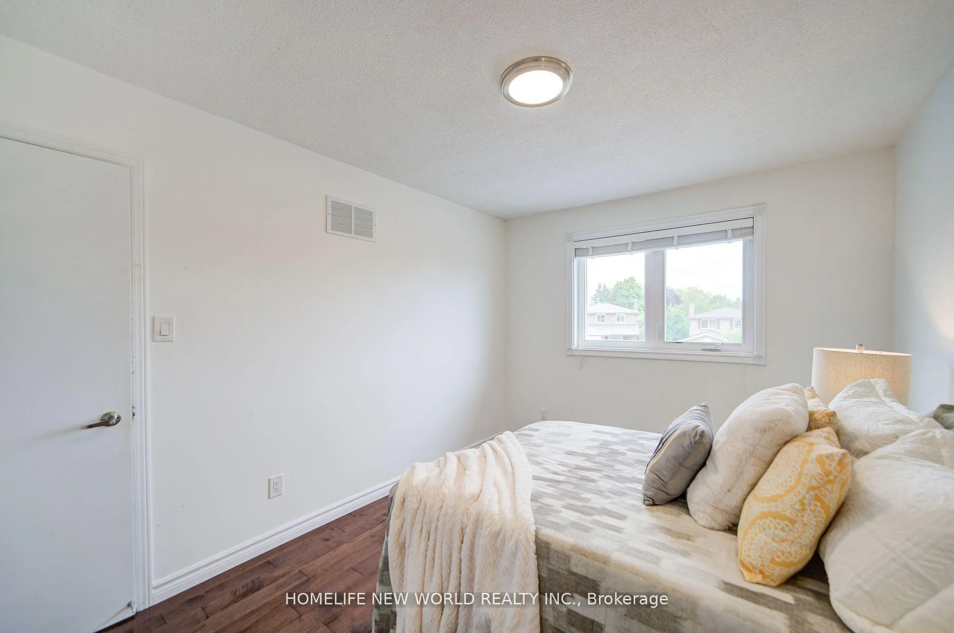 Photo 32 of 125 Major Buttons Drive, Markham, Sherwood-Amberglen — HOMEH