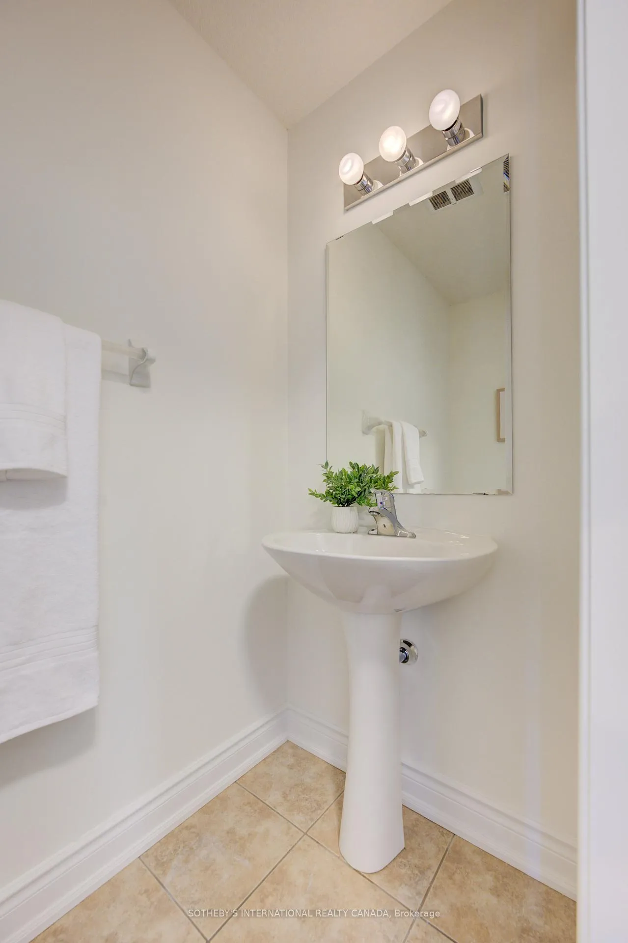 Photo 13 of Unit 38B, 931 Glasgow Street, Waterloo — HOMEH