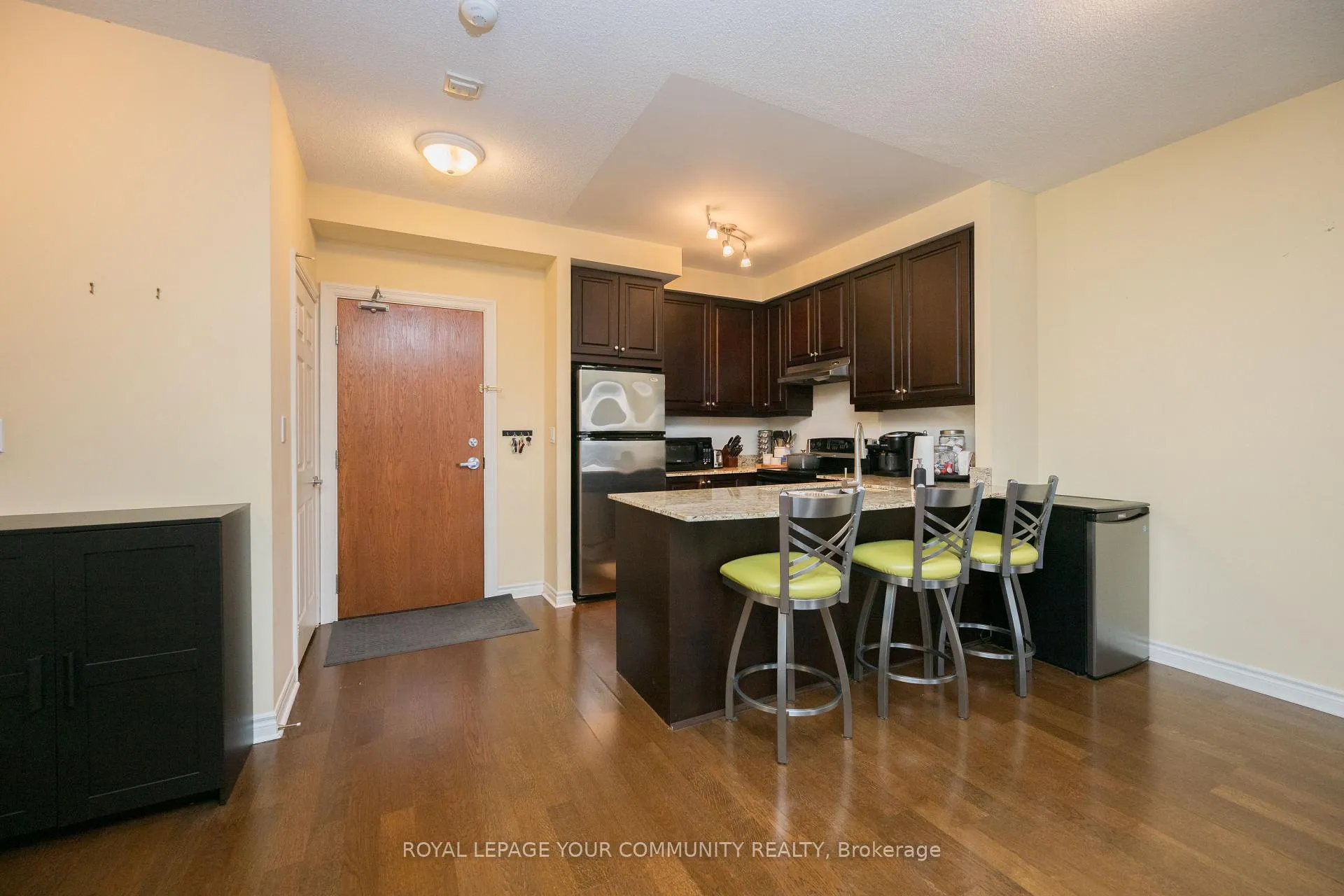 Photo 3 of Unit 313, 4620 Highway 7, Vaughan, East Woodbridge — HOMEH
