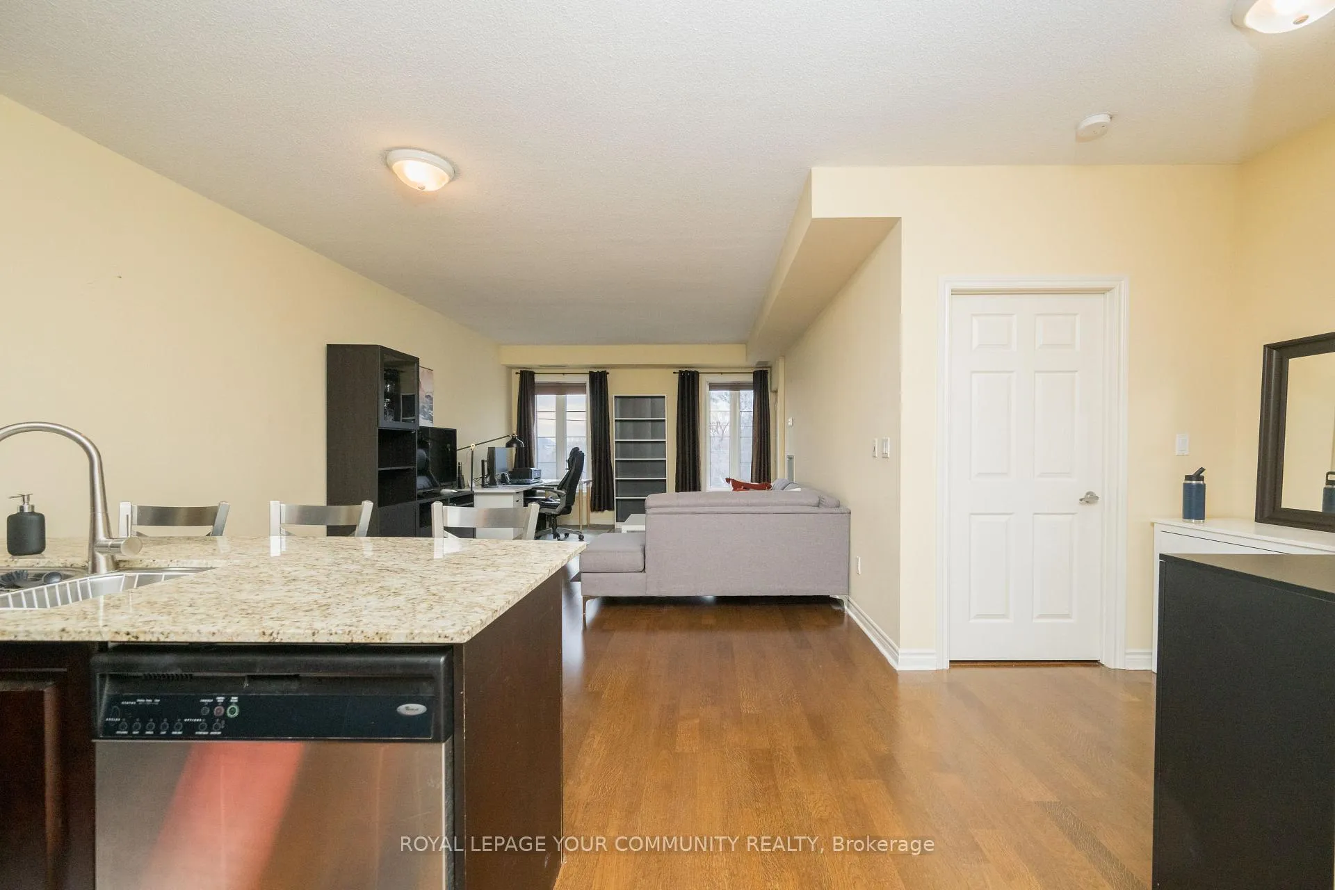 Photo 4 of Unit 313, 4620 Highway 7, Vaughan, East Woodbridge — HOMEH