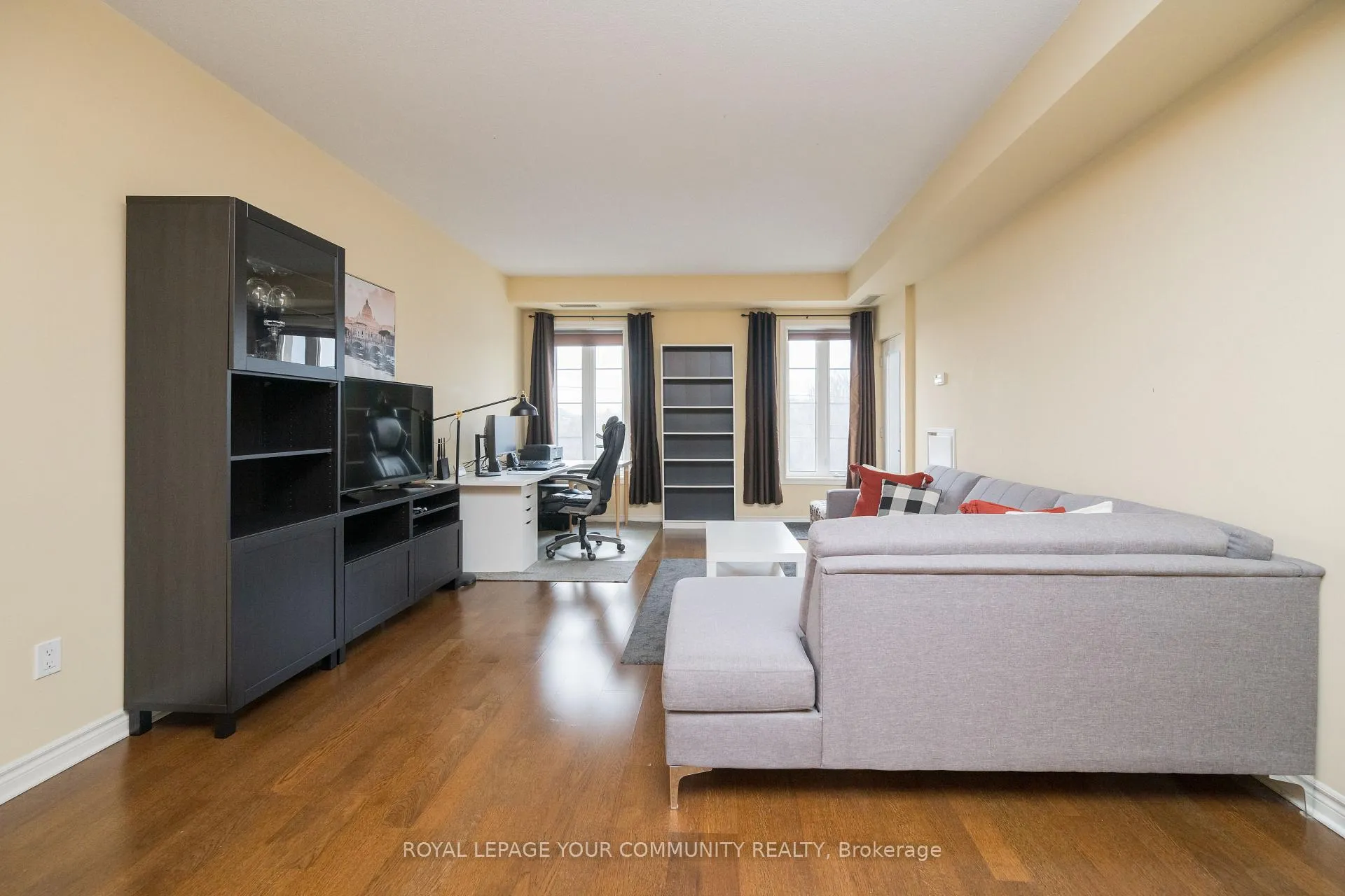 Photo 5 of Unit 313, 4620 Highway 7, Vaughan, East Woodbridge — HOMEH