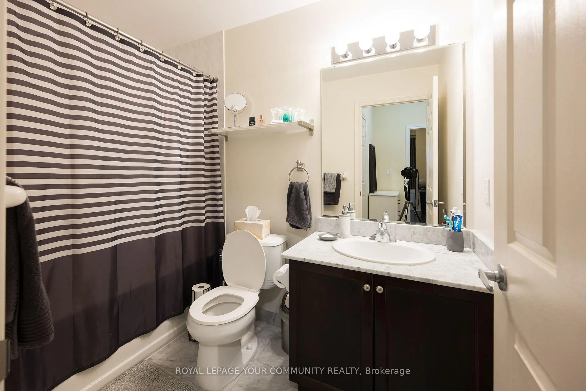 Photo 7 of Unit 313, 4620 Highway 7, Vaughan, East Woodbridge — HOMEH