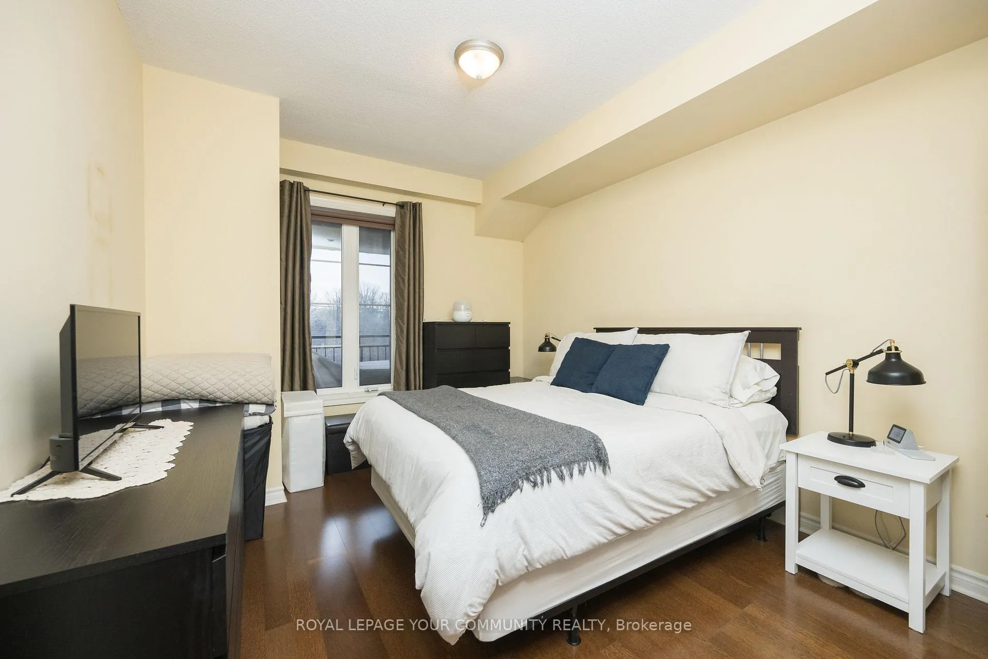 Photo 8 of Unit 313, 4620 Highway 7, Vaughan, East Woodbridge — HOMEH