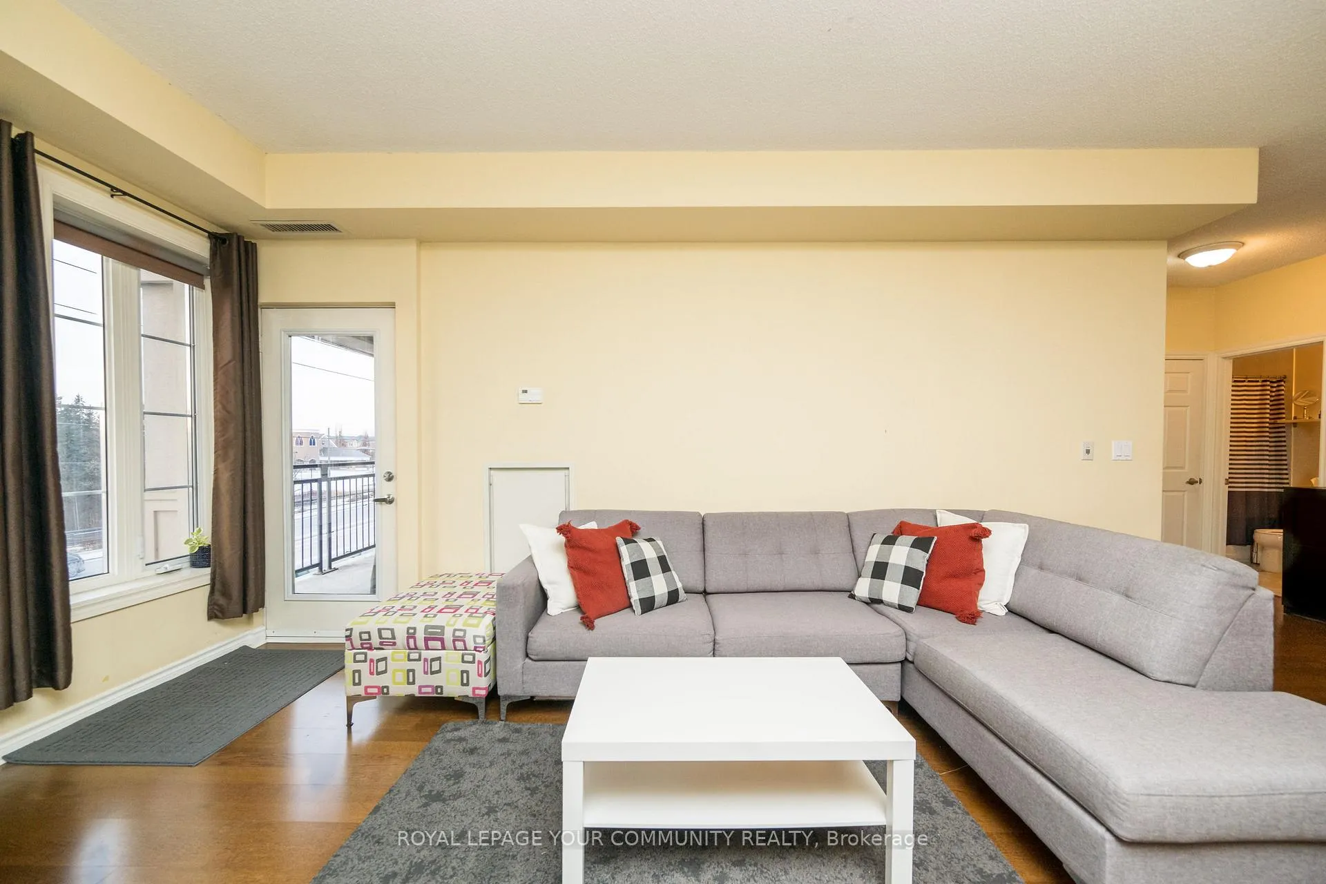 Photo 12 of Unit 313, 4620 Highway 7, Vaughan, East Woodbridge — HOMEH