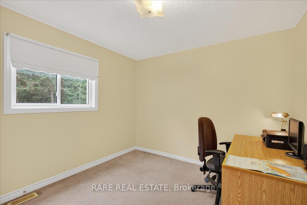 Photo 14 of 18 Lamers Crescent, Clearview, New Lowell — HOMEH