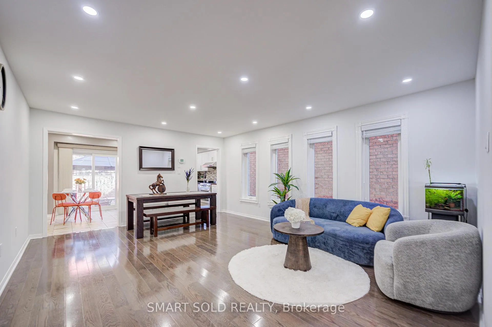 Photo 8 of 123 Sassafras Circle, Vaughan, Patterson — HOMEH