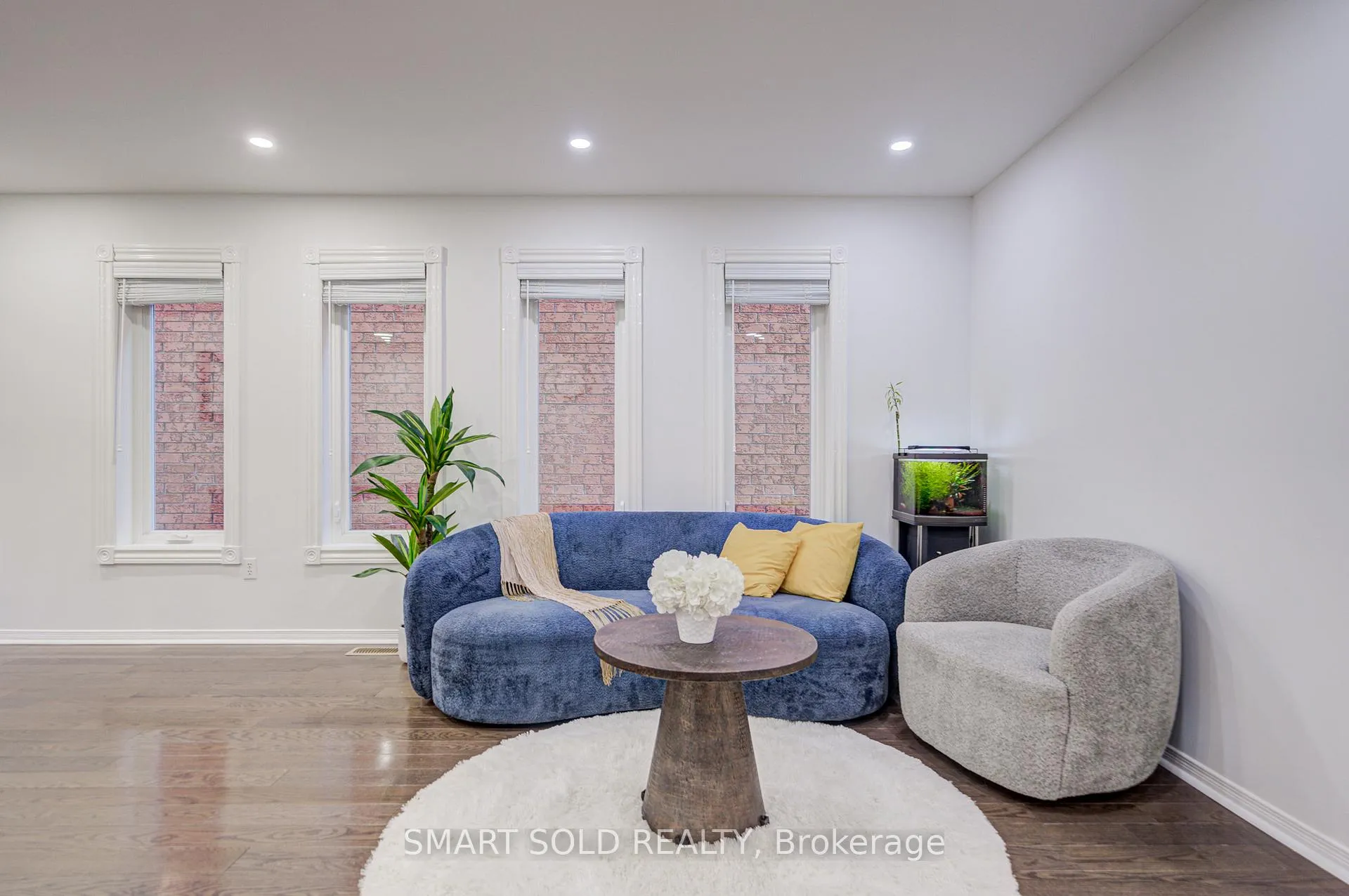 Photo 9 of 123 Sassafras Circle, Vaughan, Patterson — HOMEH