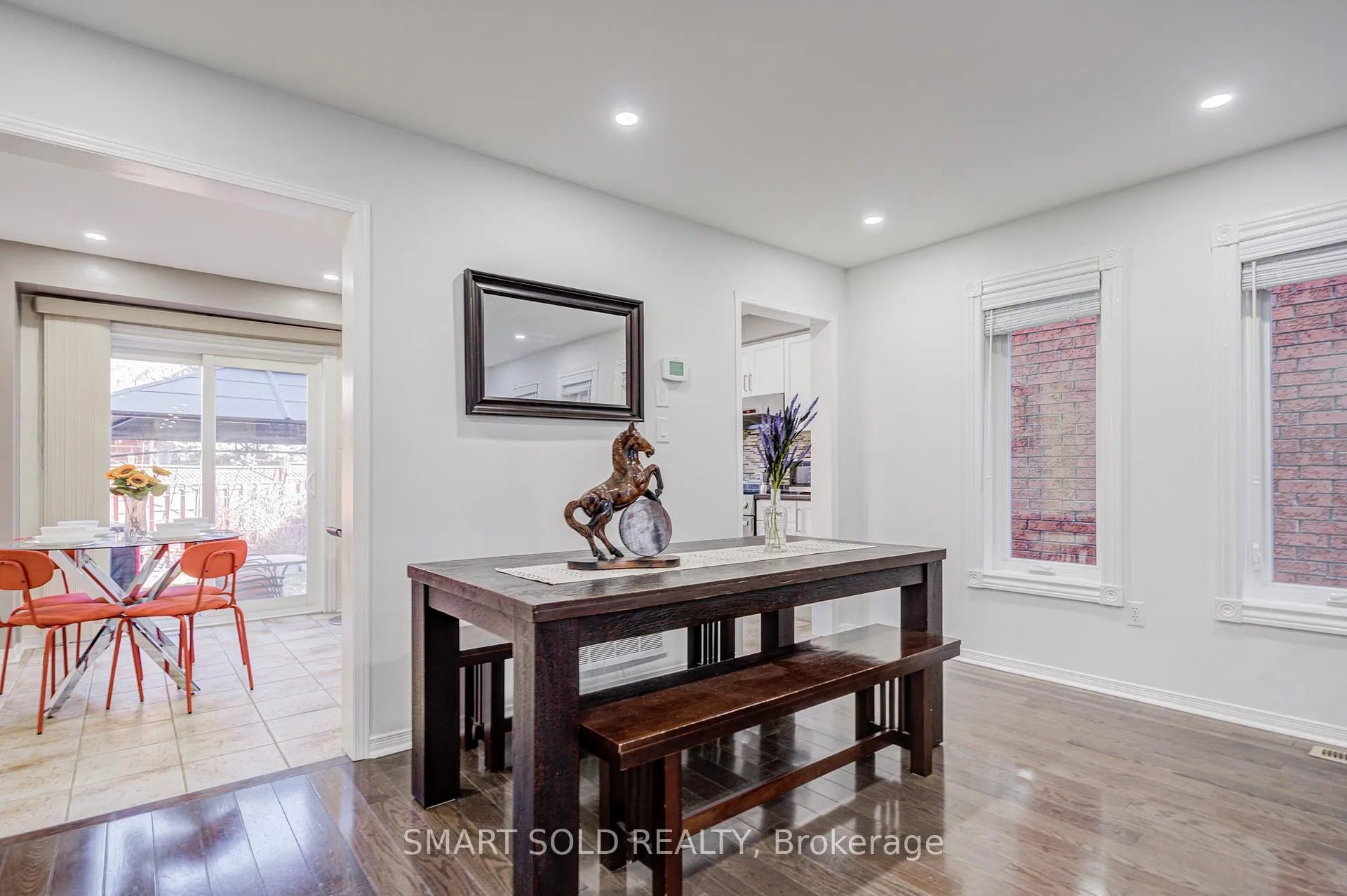 Photo 11 of 123 Sassafras Circle, Vaughan, Patterson — HOMEH