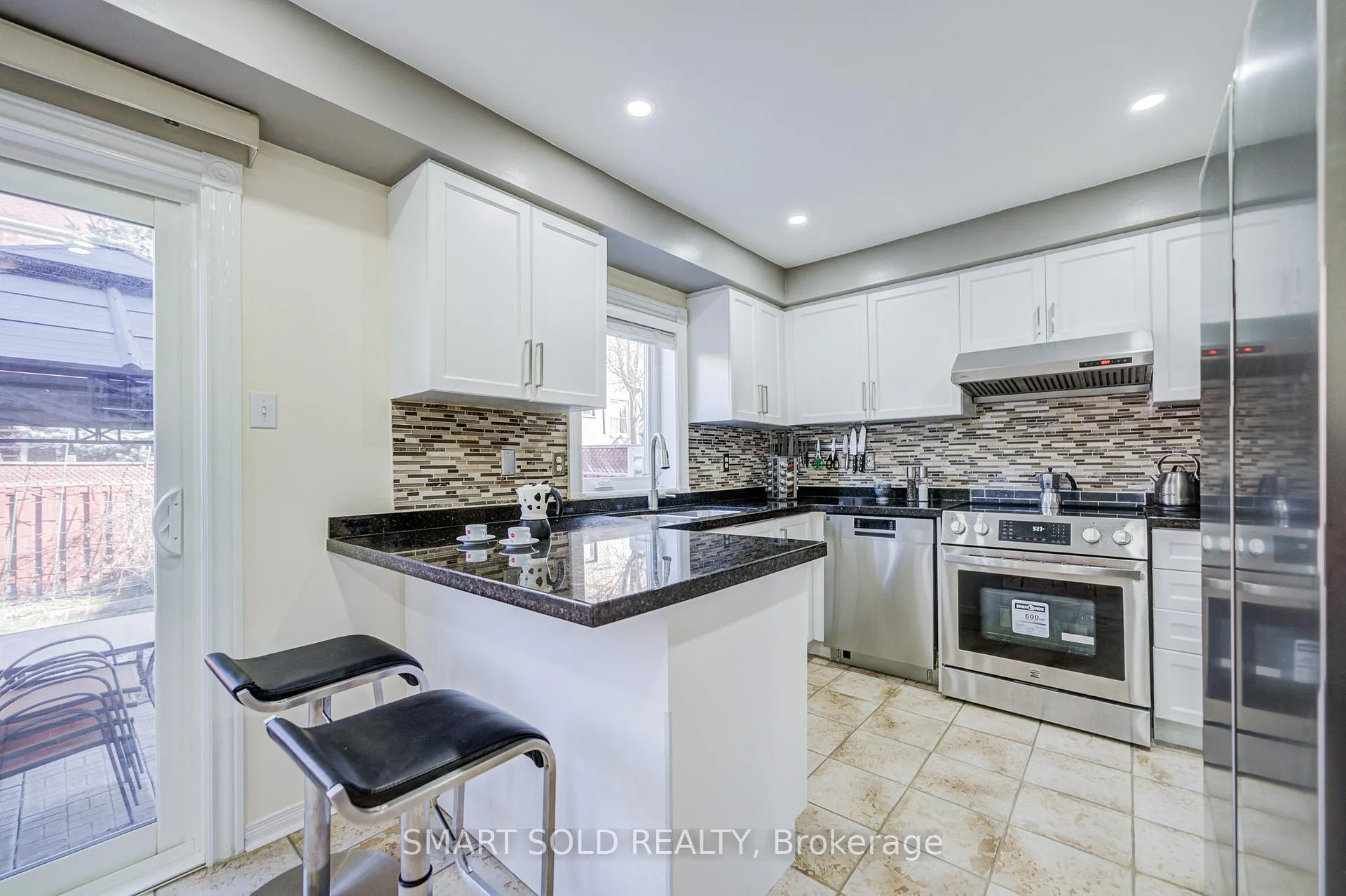 Photo 15 of 123 Sassafras Circle, Vaughan, Patterson — HOMEH