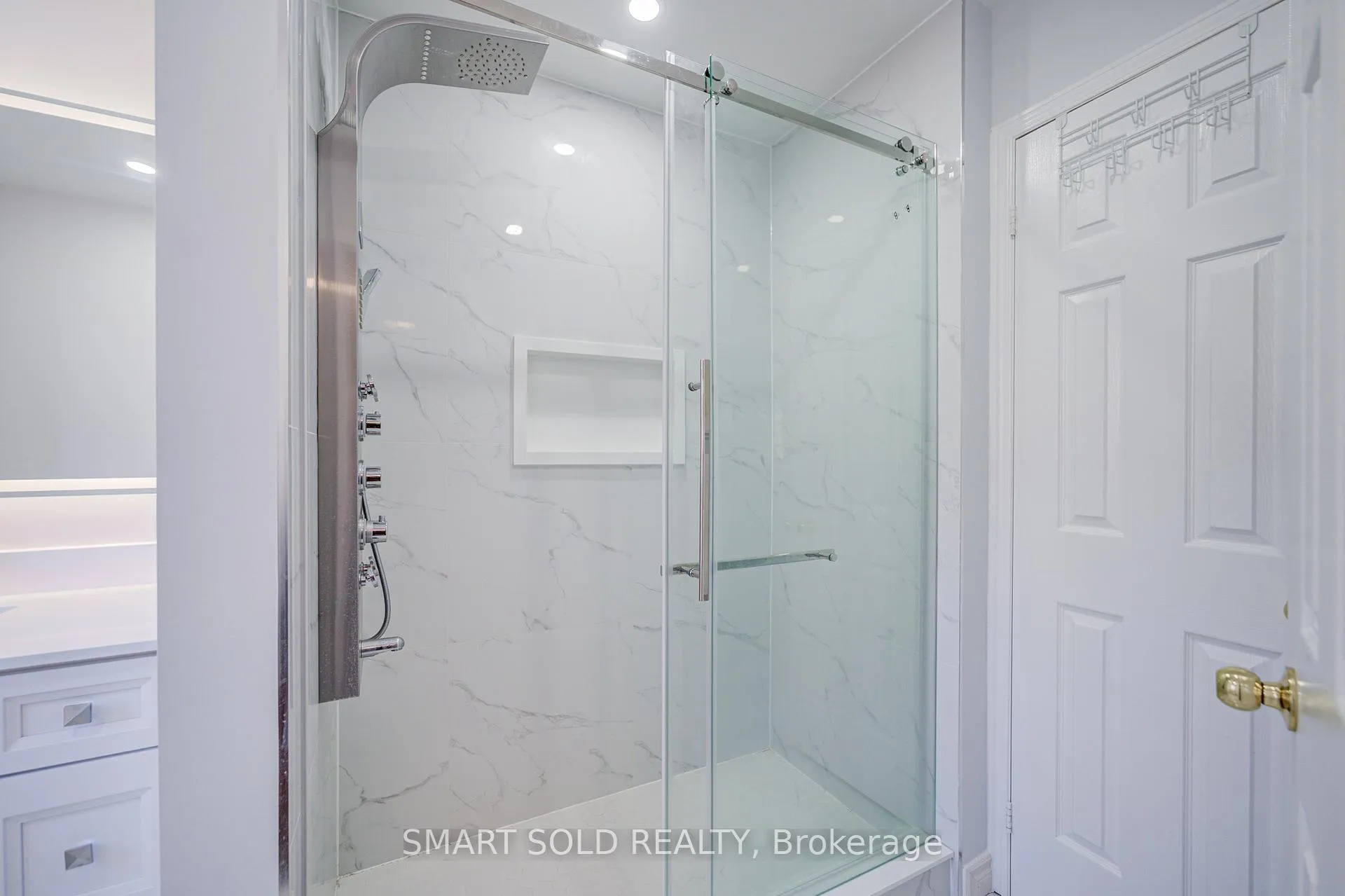 Photo 31 of 123 Sassafras Circle, Vaughan, Patterson — HOMEH