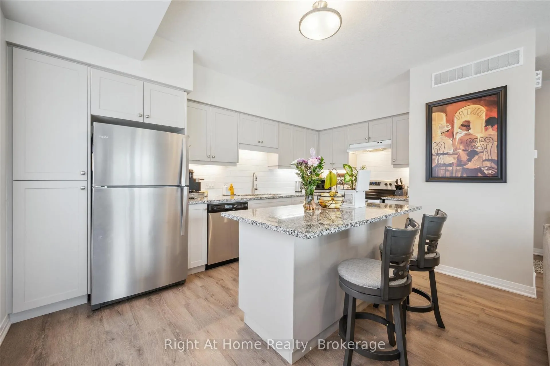 Photo 5 of 1586 Fischer-Hallman Road, Kitchener — HOMEH