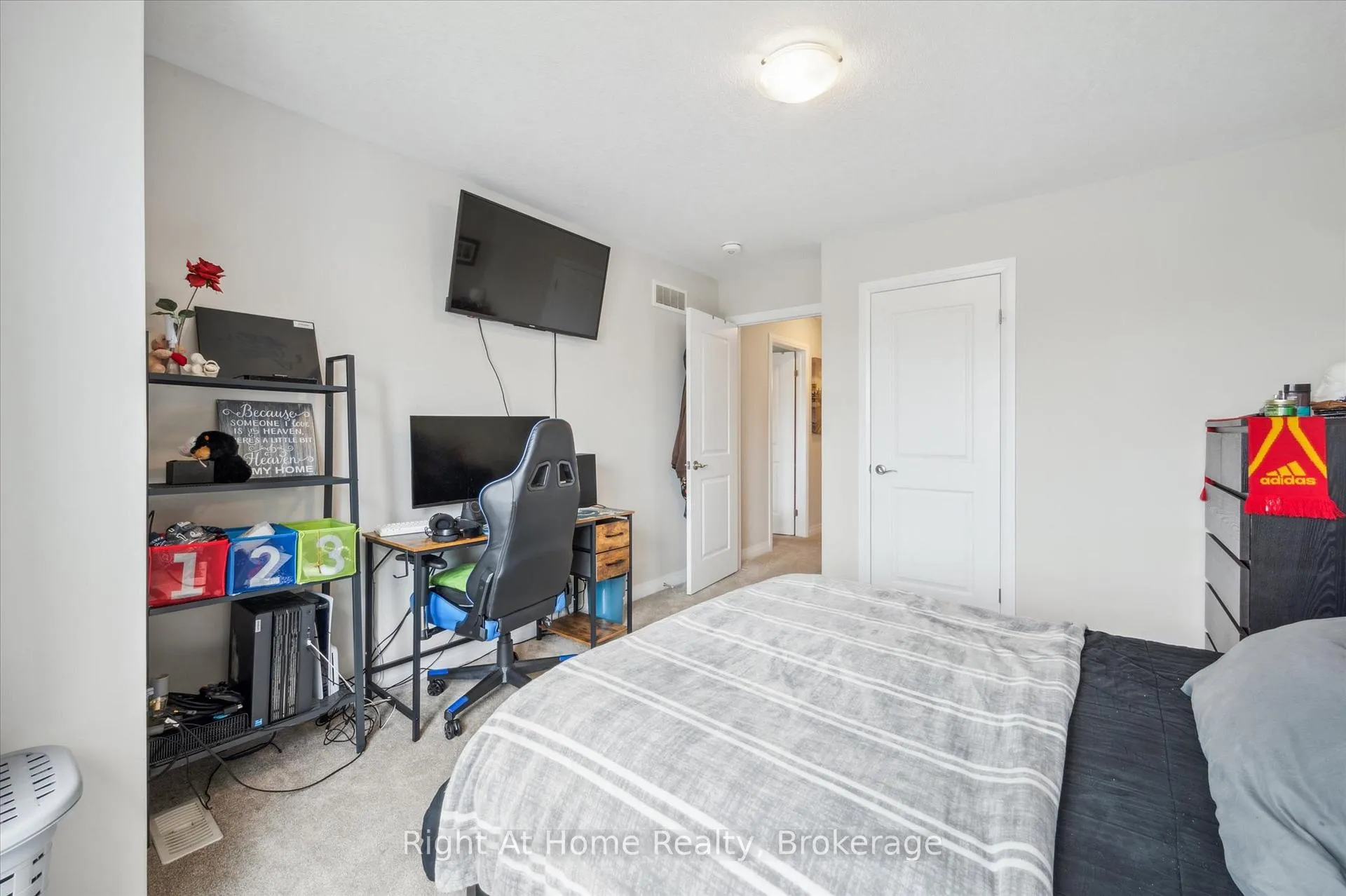 Photo 15 of 1586 Fischer-Hallman Road, Kitchener — HOMEH