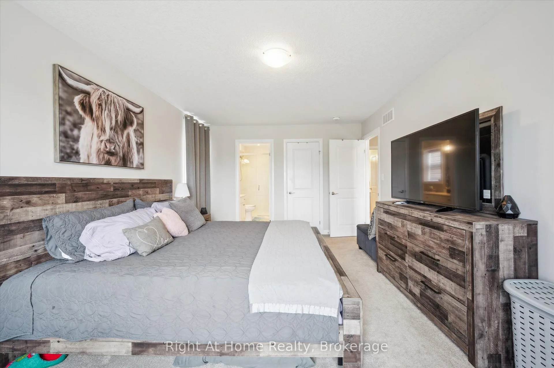 Photo 18 of 1586 Fischer-Hallman Road, Kitchener — HOMEH