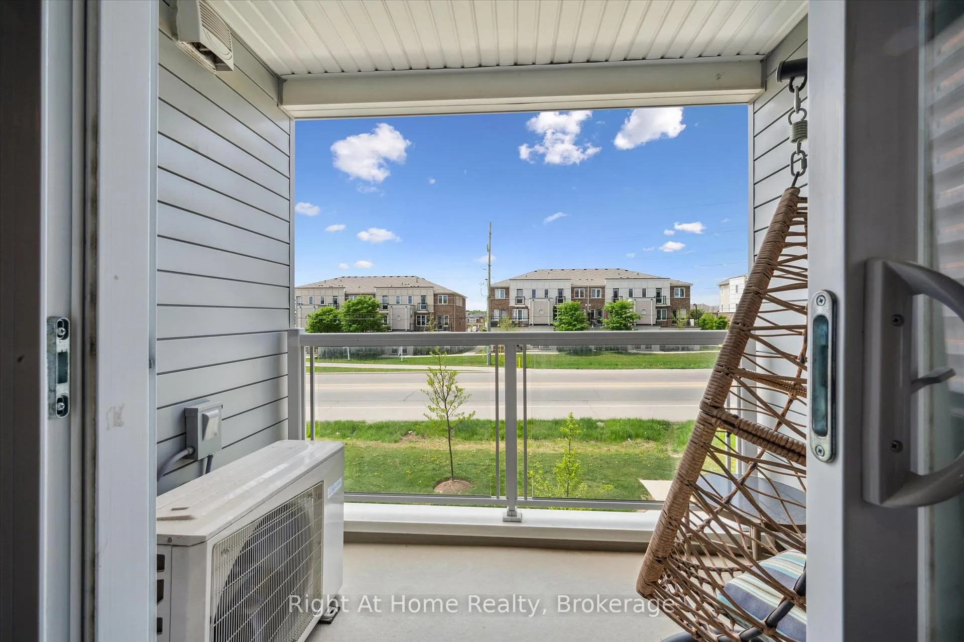 Photo 22 of 1586 Fischer-Hallman Road, Kitchener — HOMEH