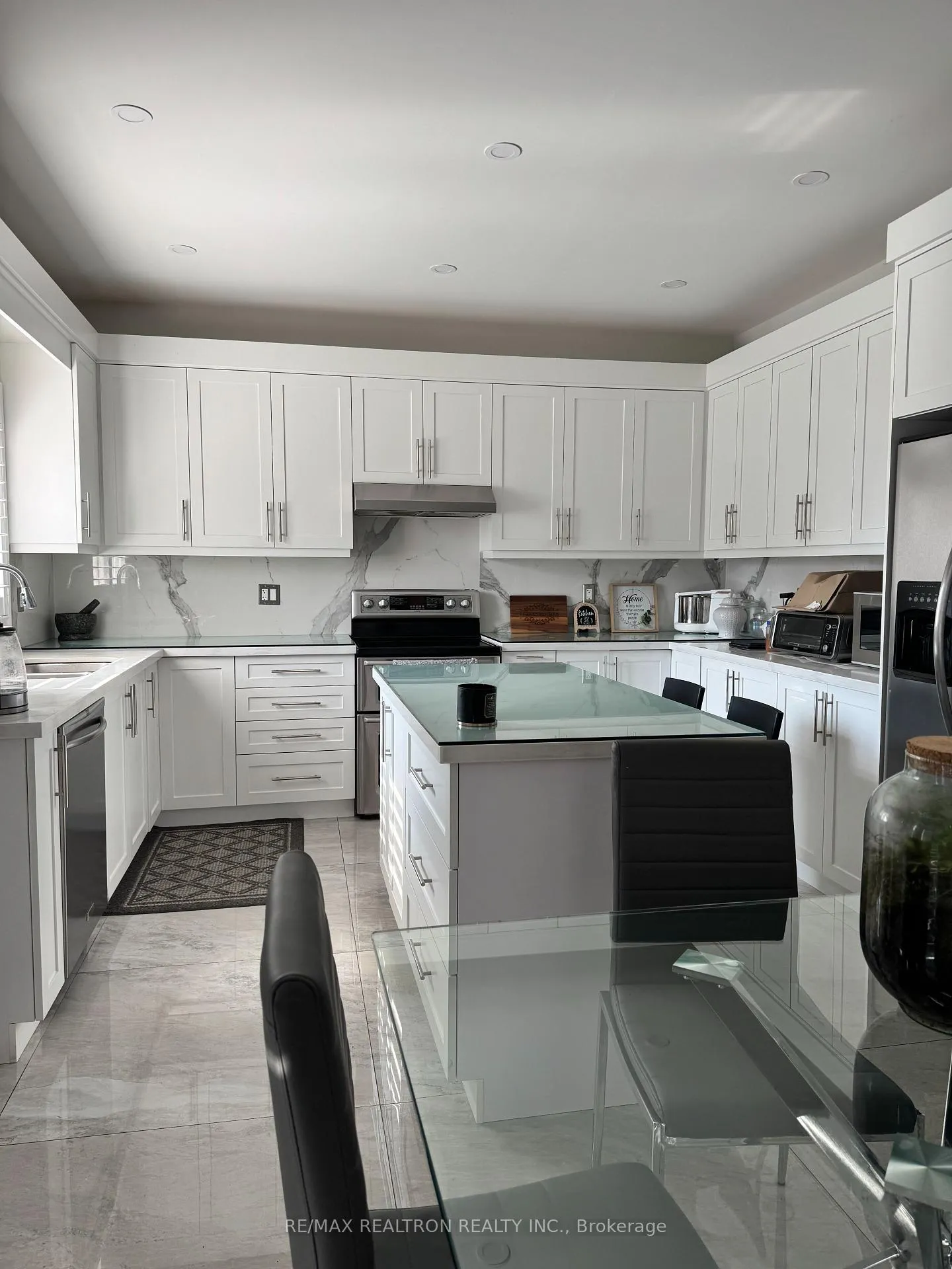 Photo 15 of 510 Roy Rainey Avenue, Markham, Wismer — HOMEH