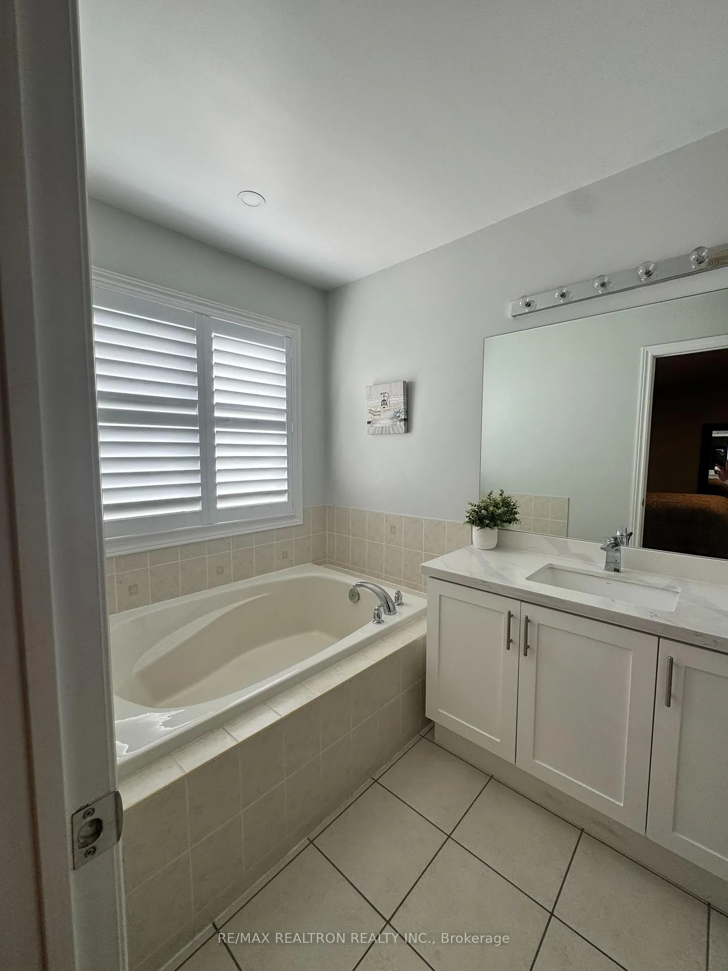 Photo 28 of 510 Roy Rainey Avenue, Markham, Wismer — HOMEH