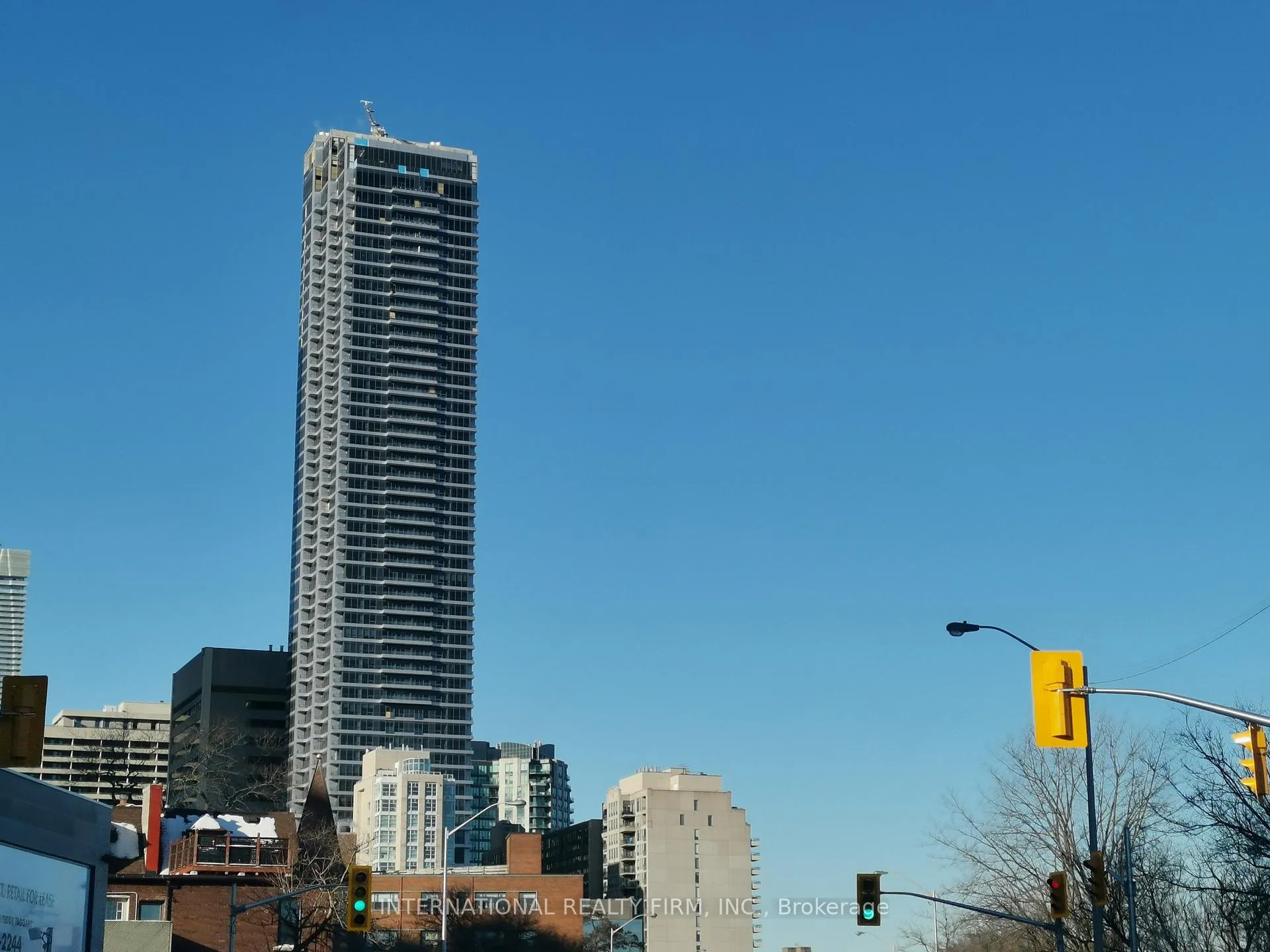 Front of Unit 5007, 395 Bloor Street E