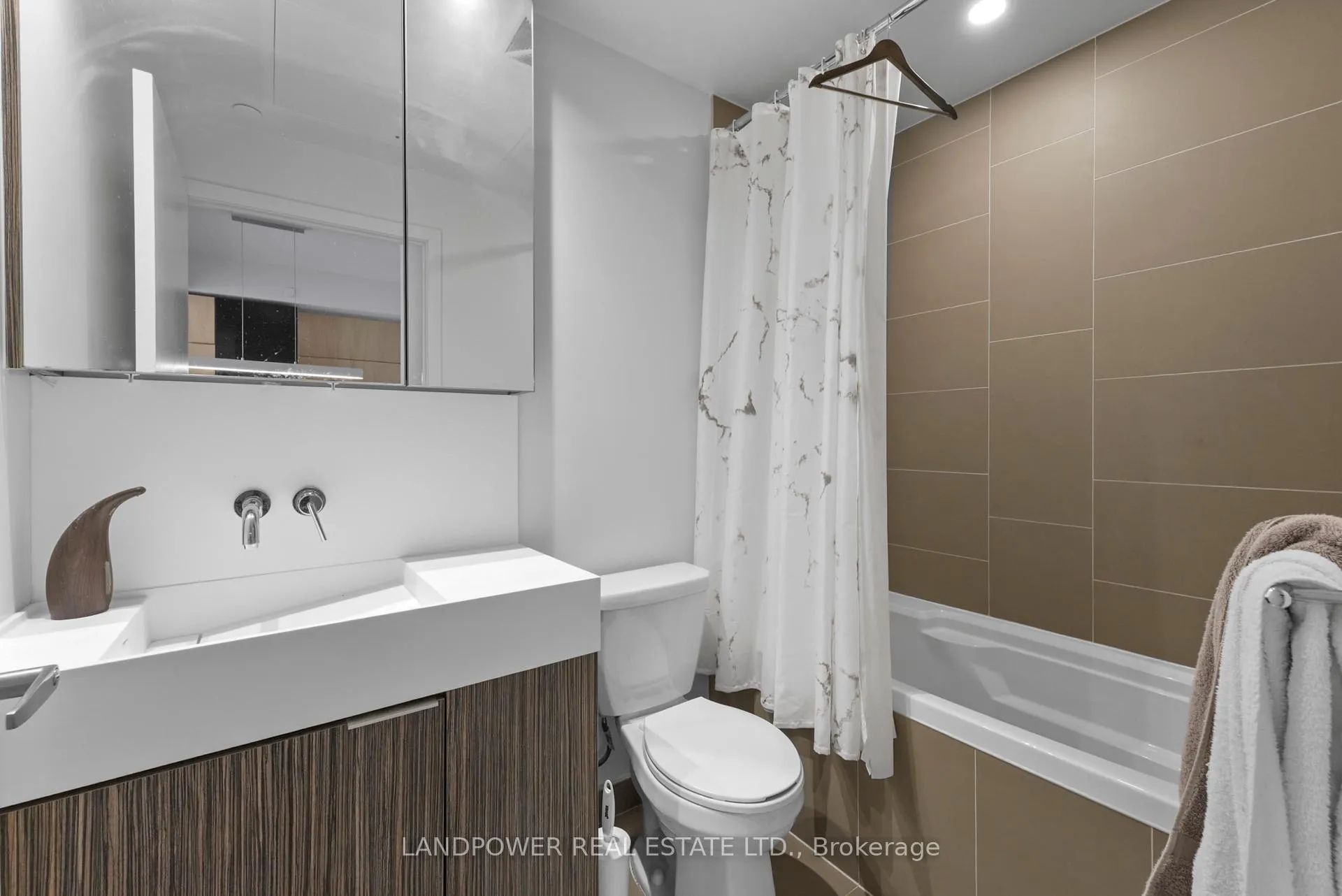 Photo 11 of Unit 718, 20 Richardson Street, Toronto, Waterfront Communities — HOMEH