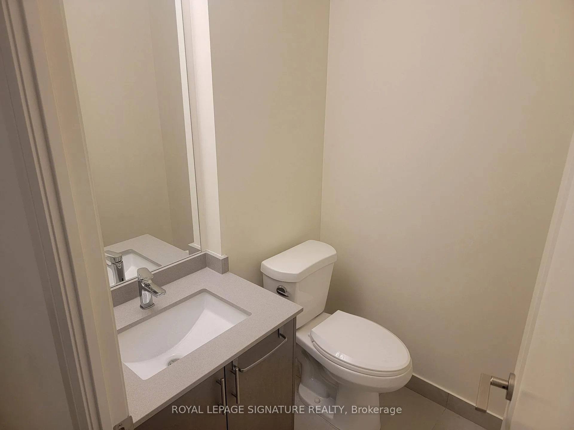 Photo 6 of Unit 807, 9000 Jane Street, Vaughan, Concord — HOMEH