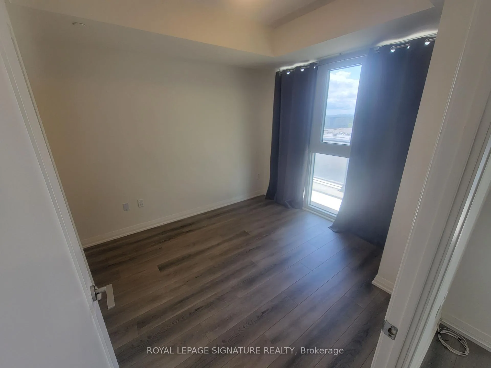 Photo 7 of Unit 807, 9000 Jane Street, Vaughan, Concord — HOMEH