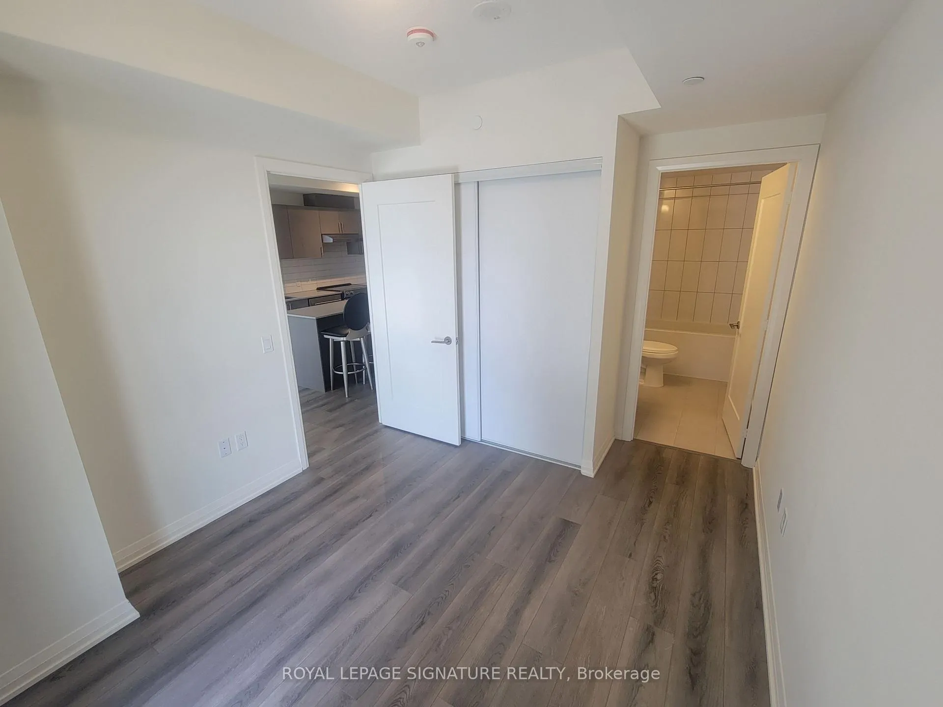 Photo 8 of Unit 807, 9000 Jane Street, Vaughan, Concord — HOMEH