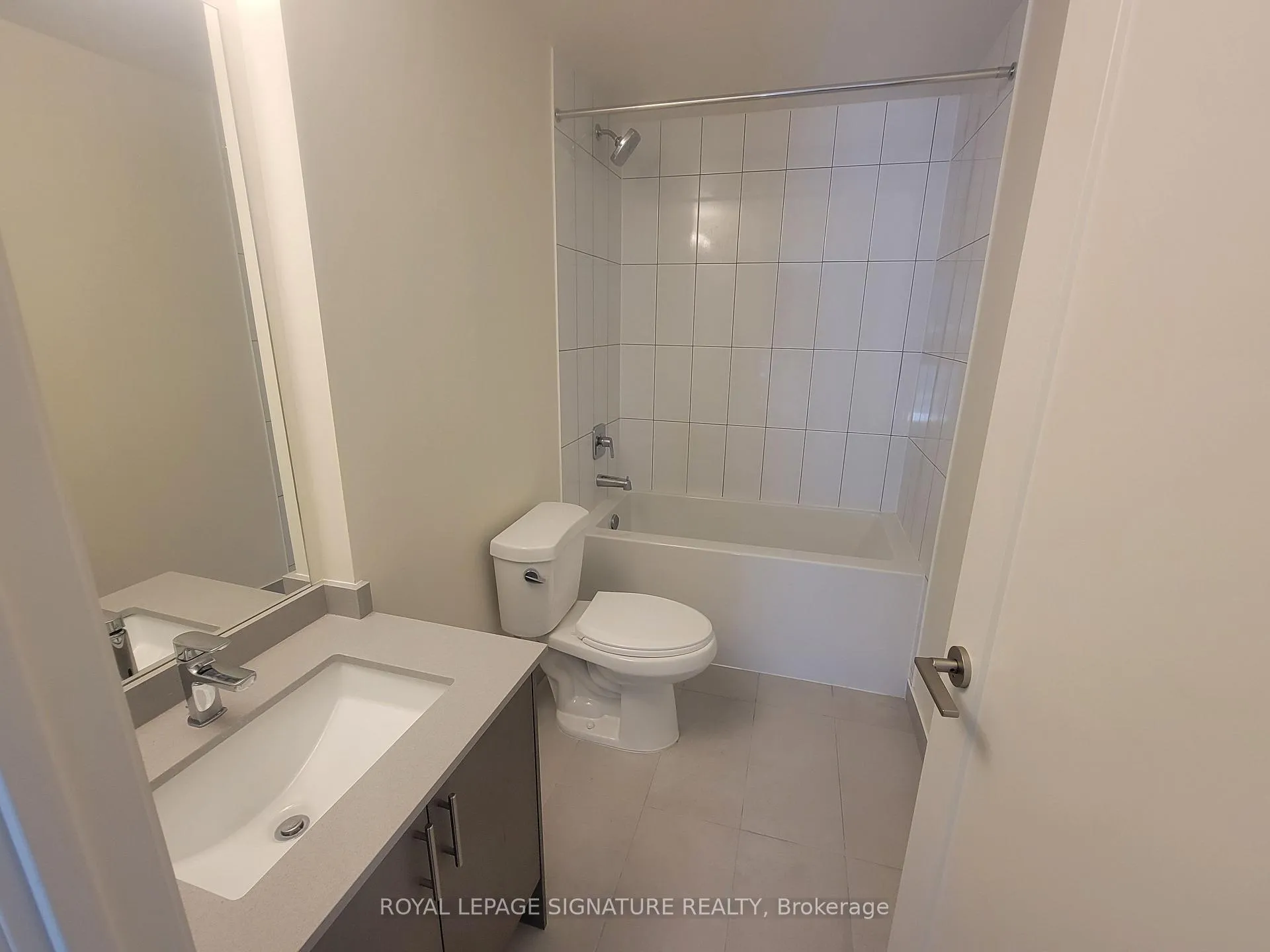 Photo 9 of Unit 807, 9000 Jane Street, Vaughan, Concord — HOMEH