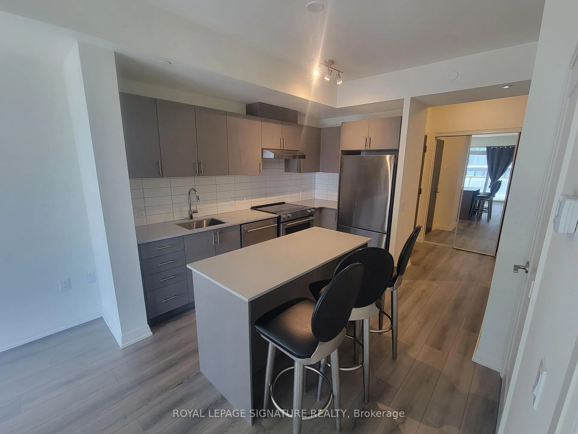 Photo 10 of Unit 807, 9000 Jane Street, Vaughan, Concord — HOMEH