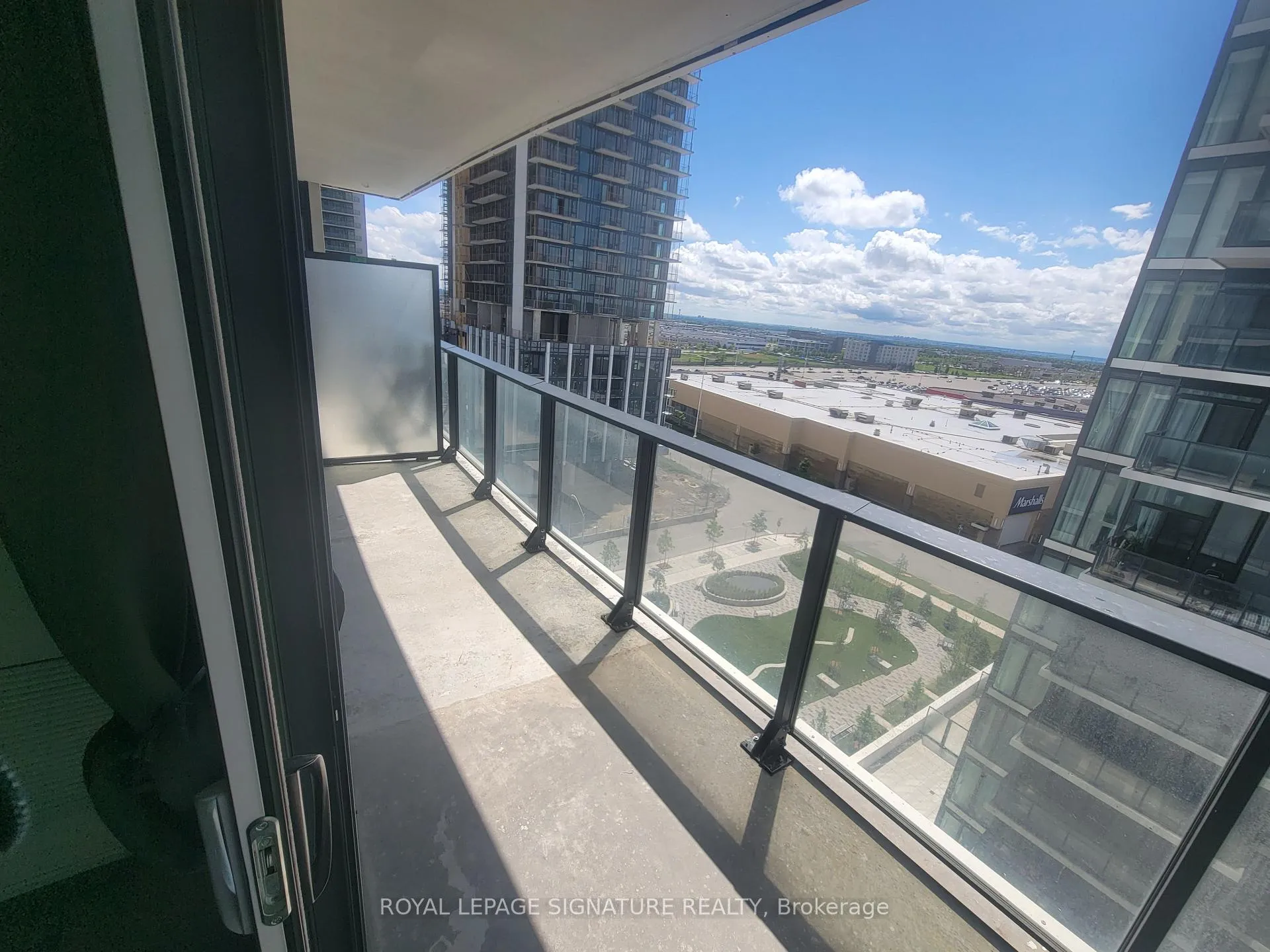 Photo 11 of Unit 807, 9000 Jane Street, Vaughan, Concord — HOMEH