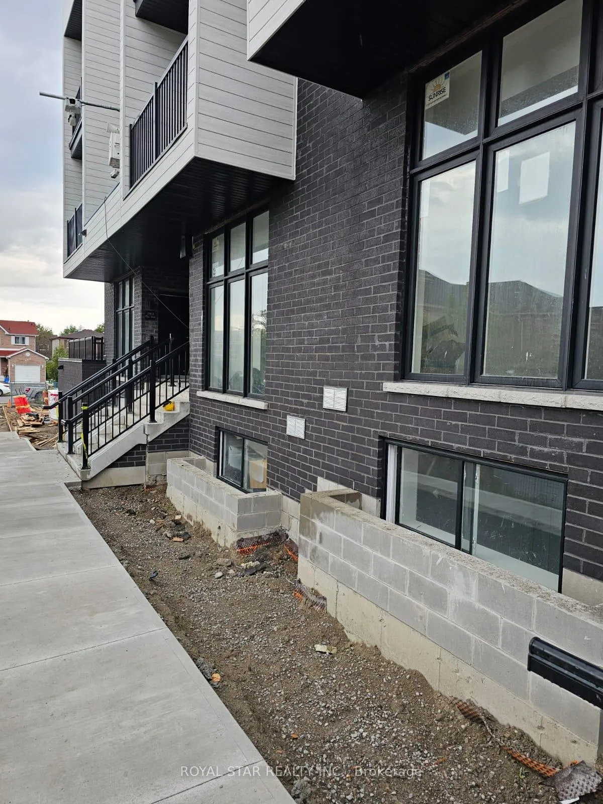 Photo 1 of Unit 6, 184 Angus Drive, Ajax, Central — HOMEH