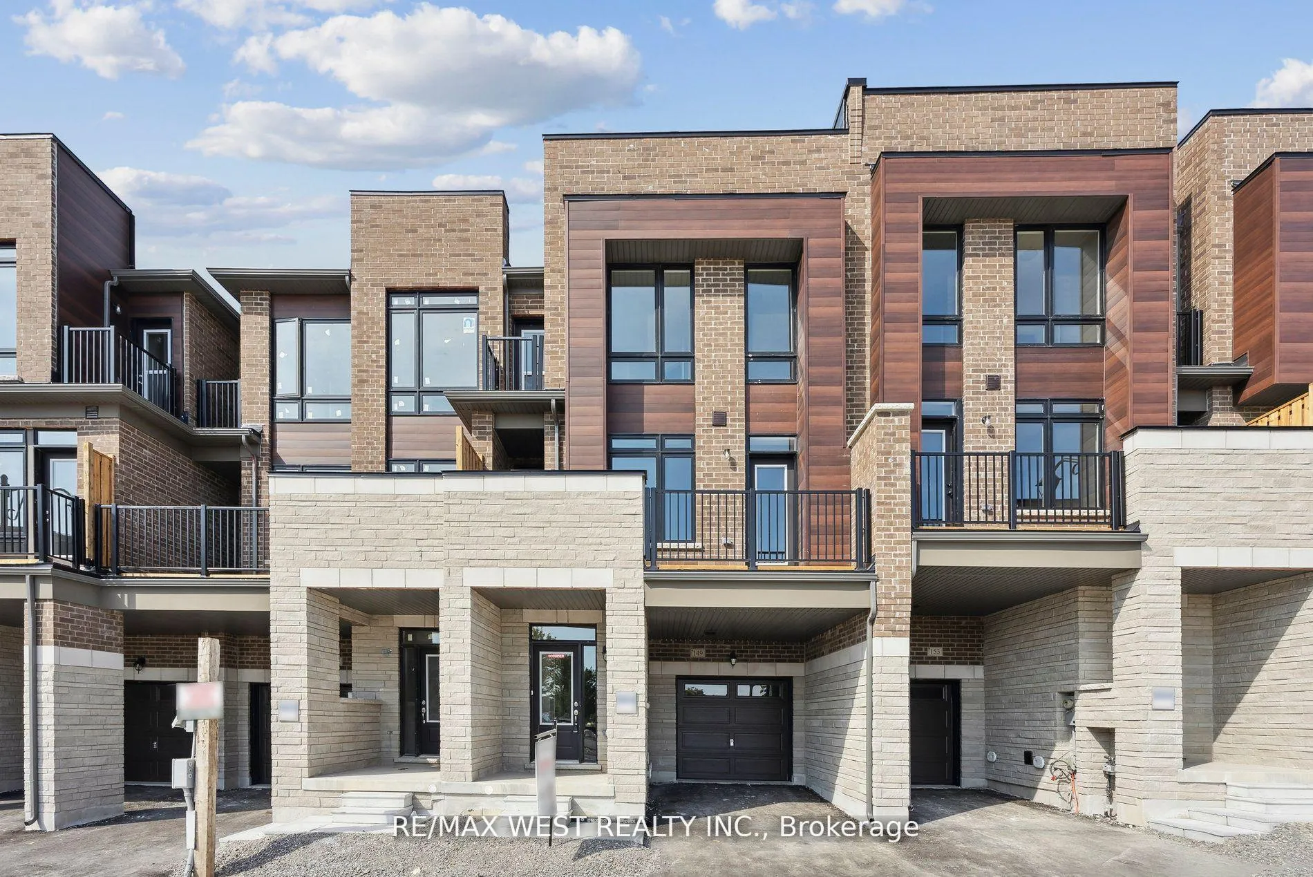 Photo 1 of 149 Blick Crescent, Aurora, Bayview Wellington — HOMEH