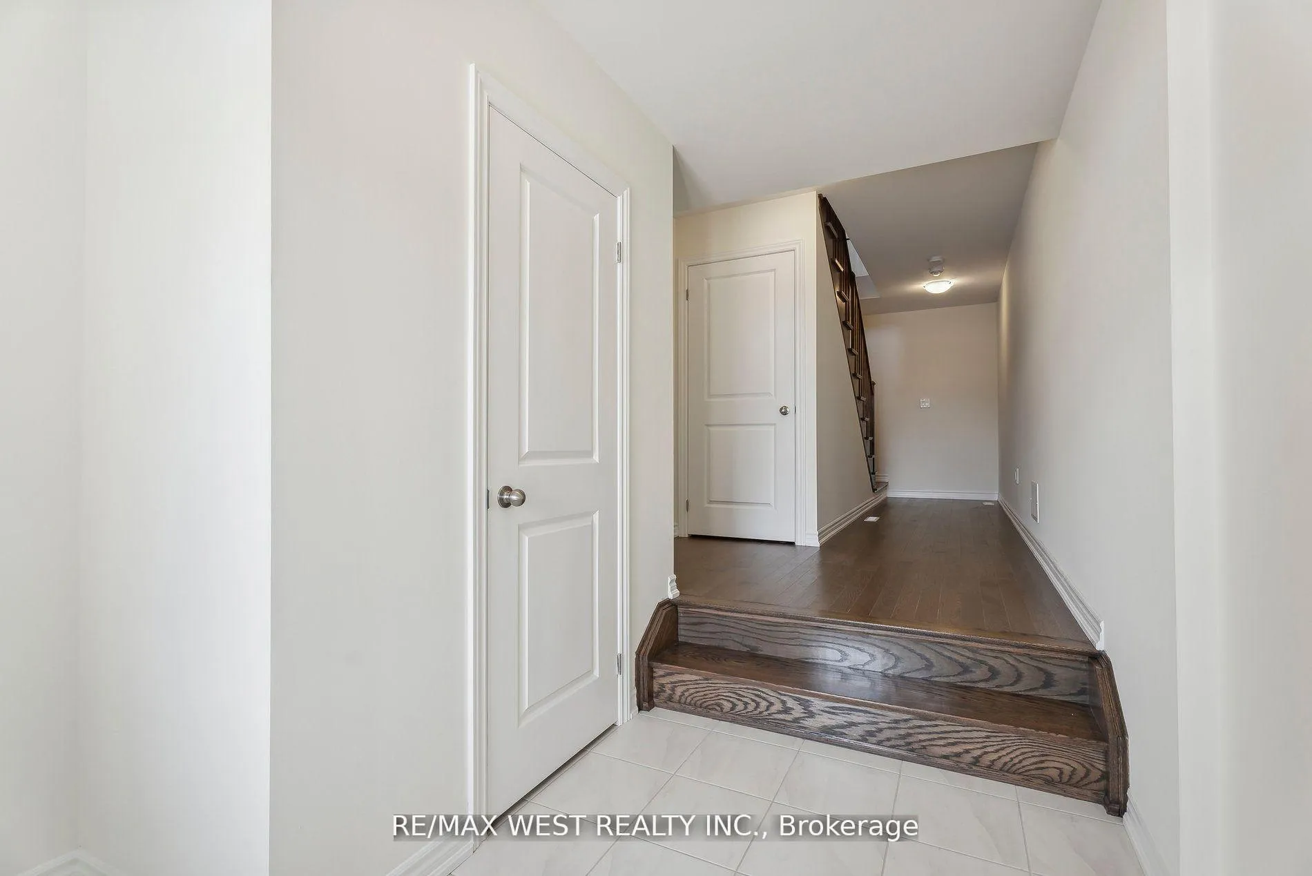 Photo 5 of 149 Blick Crescent, Aurora, Bayview Wellington — HOMEH