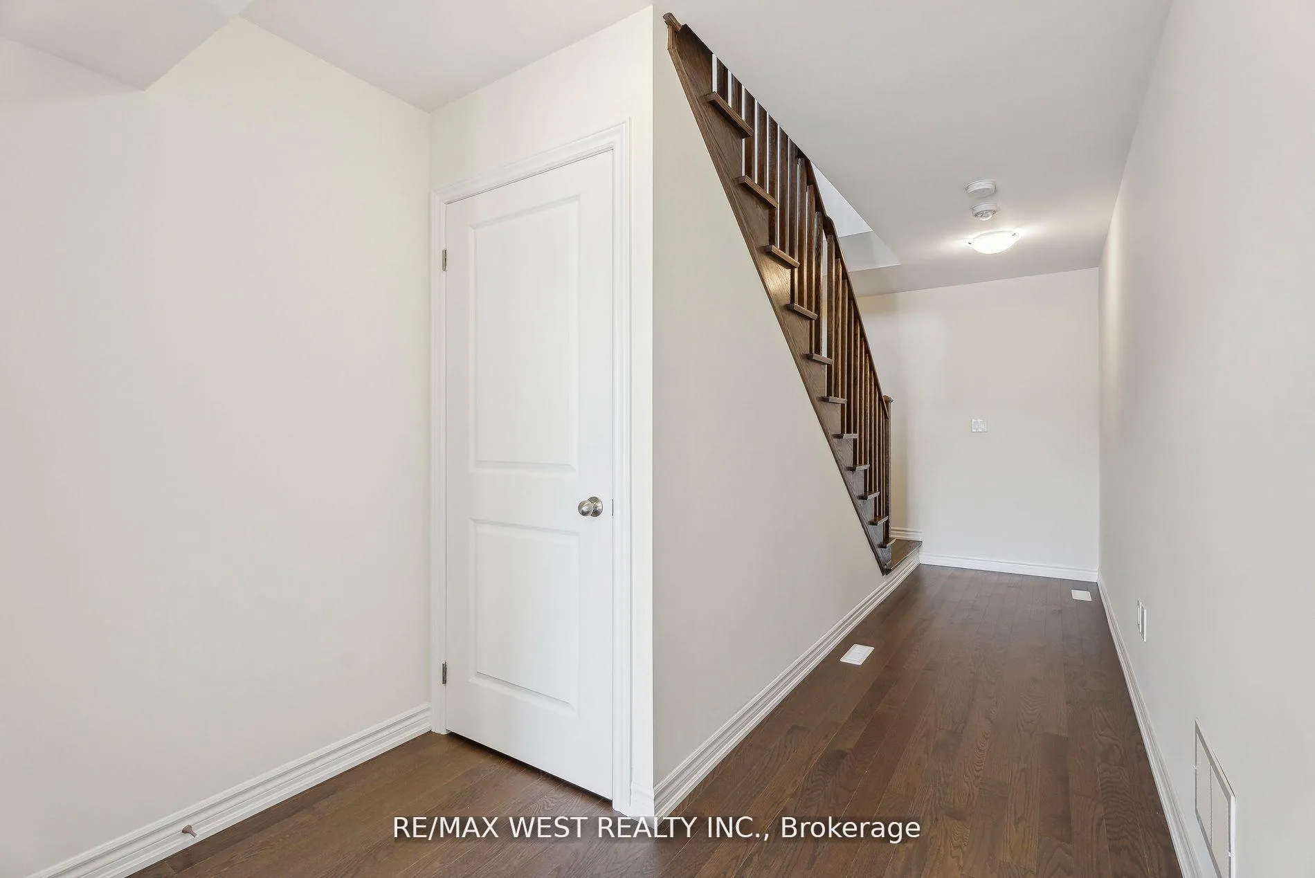 Photo 6 of 149 Blick Crescent, Aurora, Bayview Wellington — HOMEH