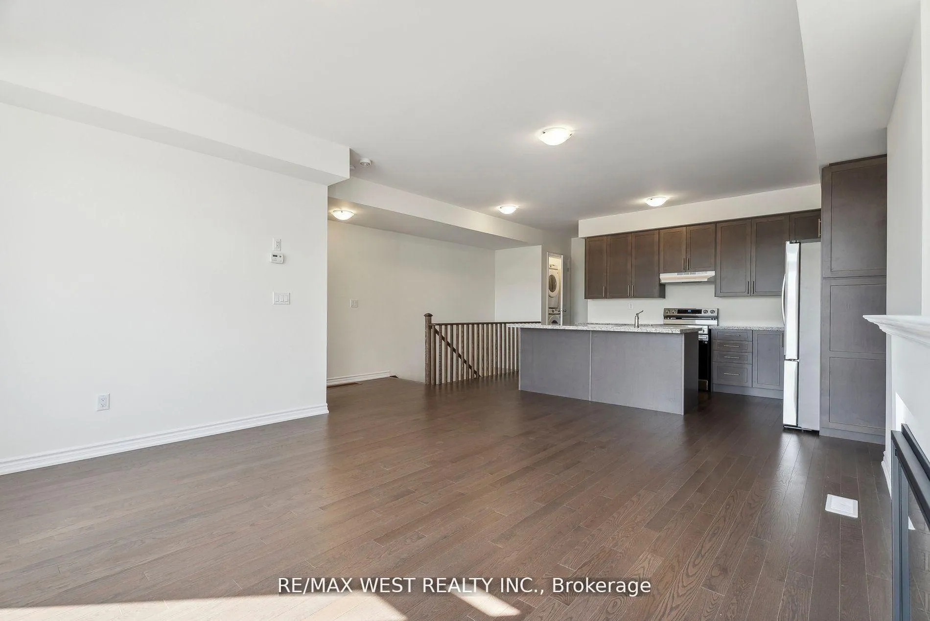 Photo 12 of 149 Blick Crescent, Aurora, Bayview Wellington — HOMEH