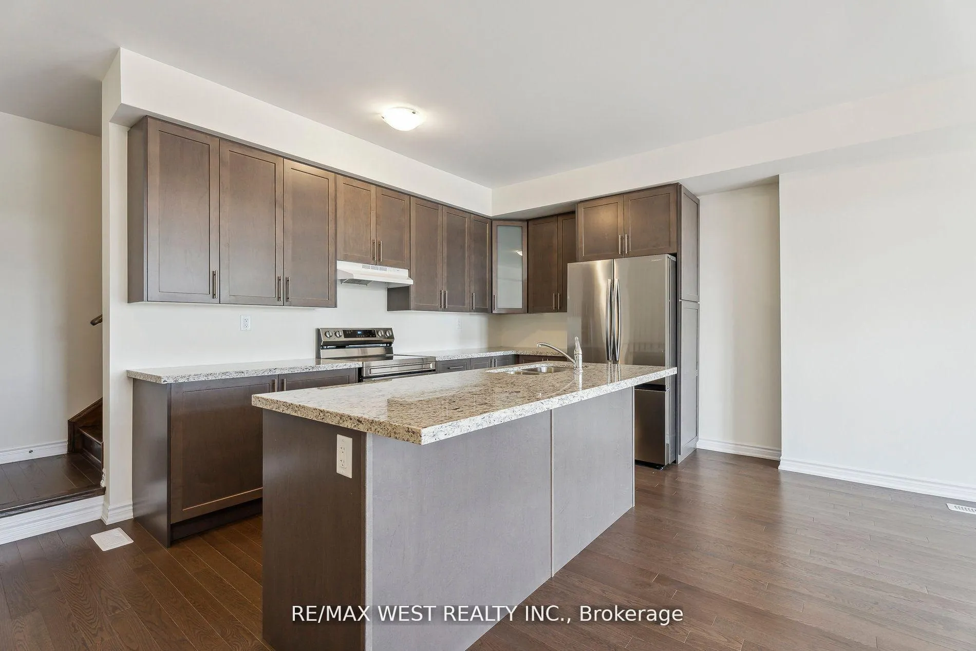 Photo 13 of 149 Blick Crescent, Aurora, Bayview Wellington — HOMEH