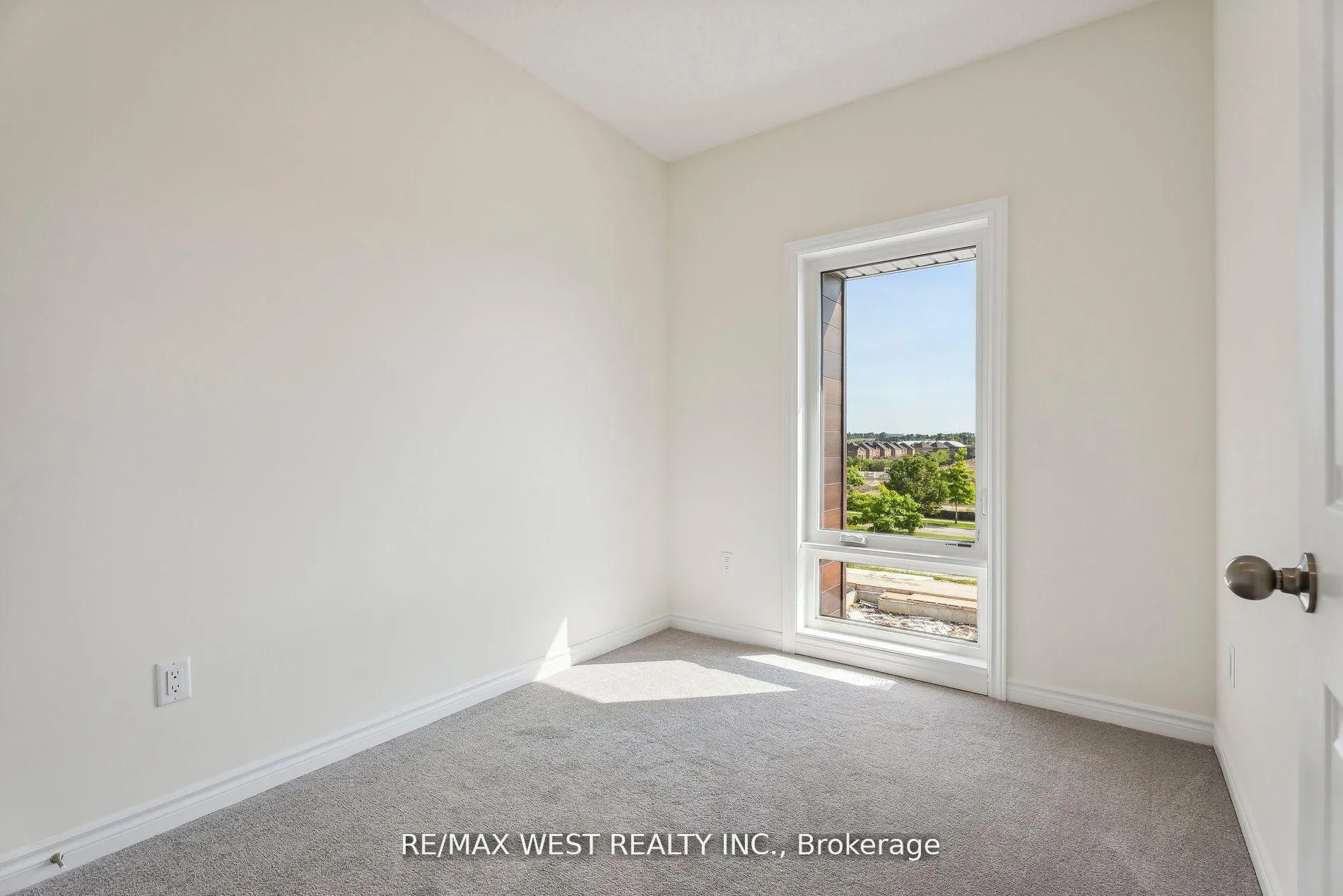 Photo 17 of 149 Blick Crescent, Aurora, Bayview Wellington — HOMEH