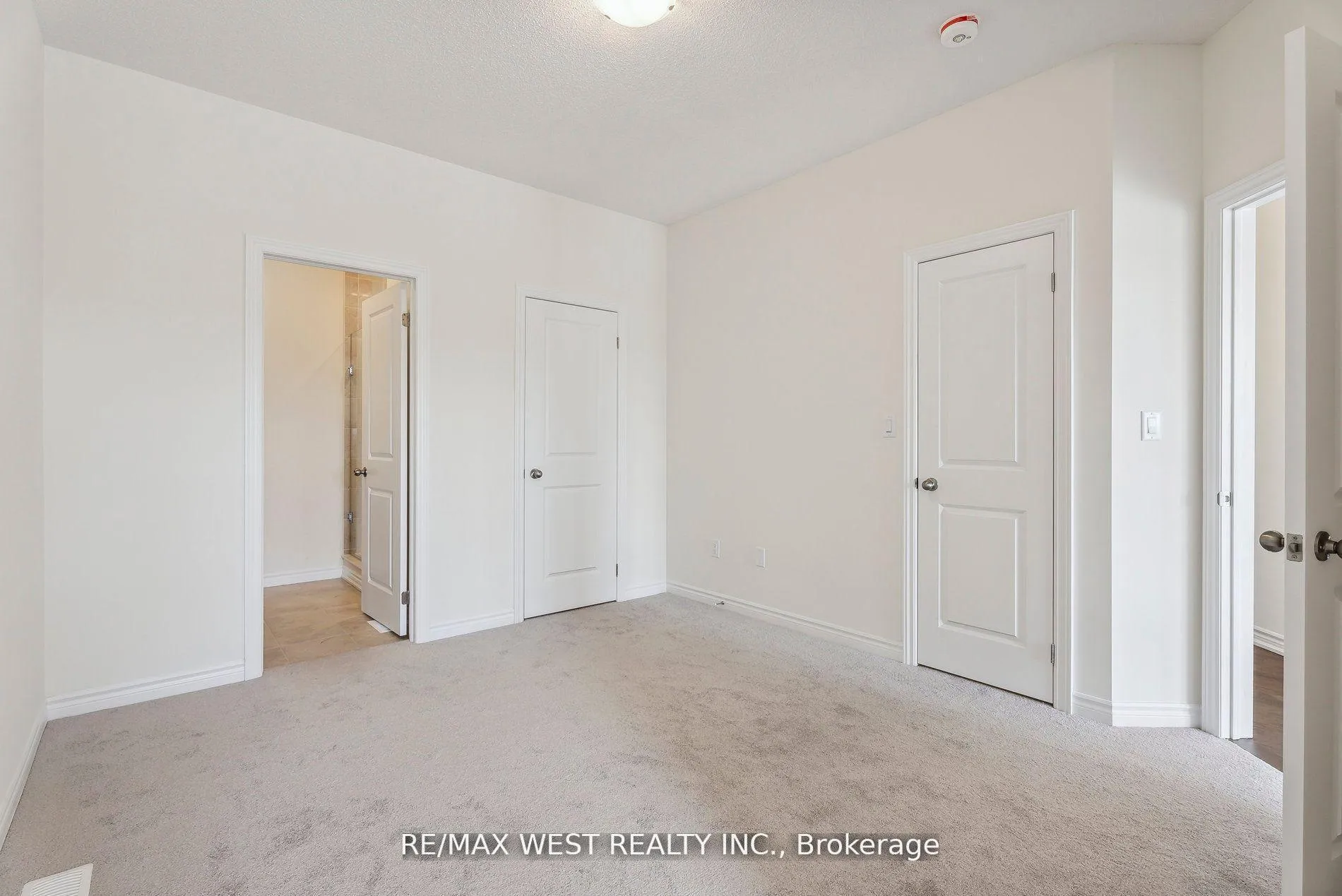 Photo 23 of 149 Blick Crescent, Aurora, Bayview Wellington — HOMEH