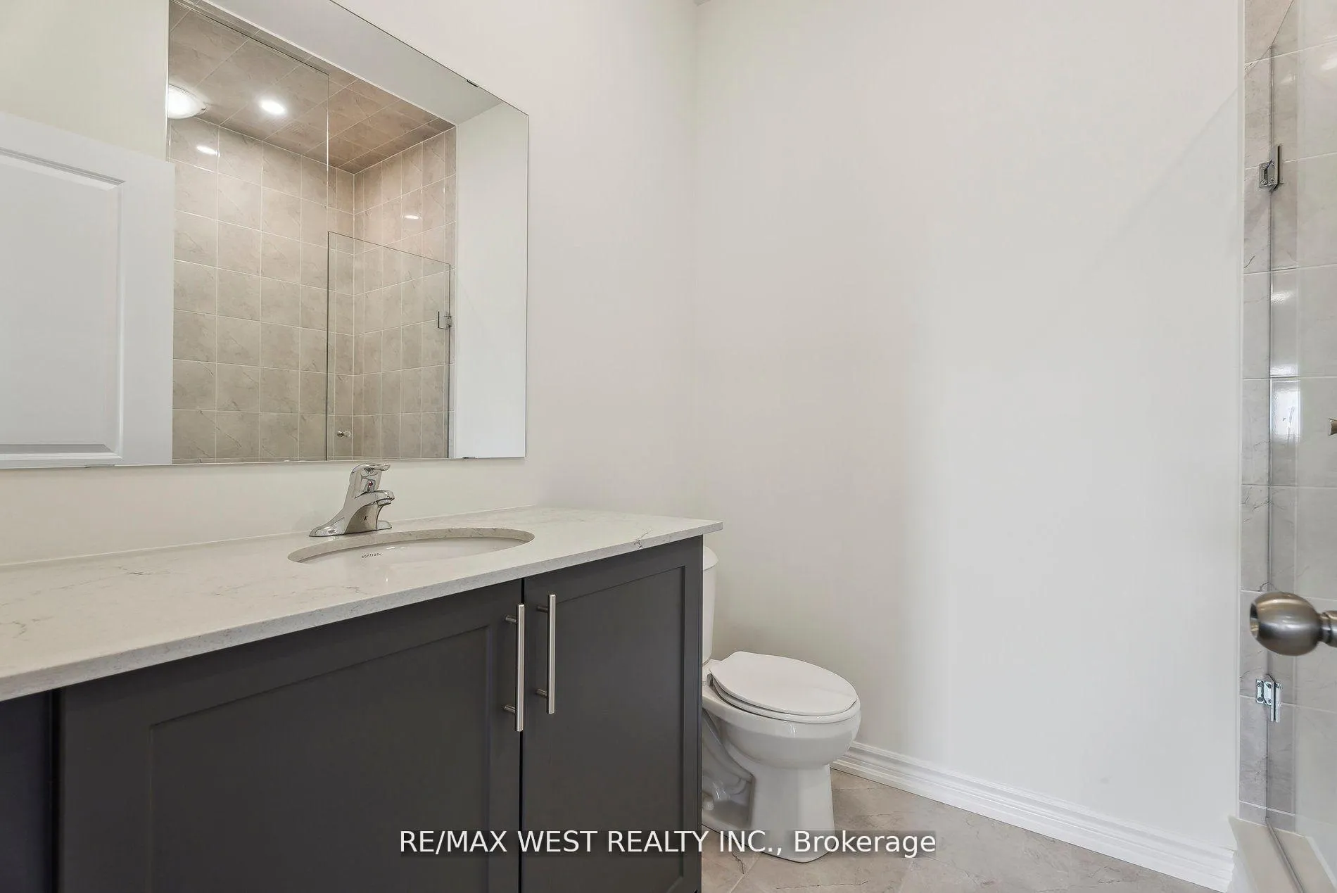 Photo 24 of 149 Blick Crescent, Aurora, Bayview Wellington — HOMEH