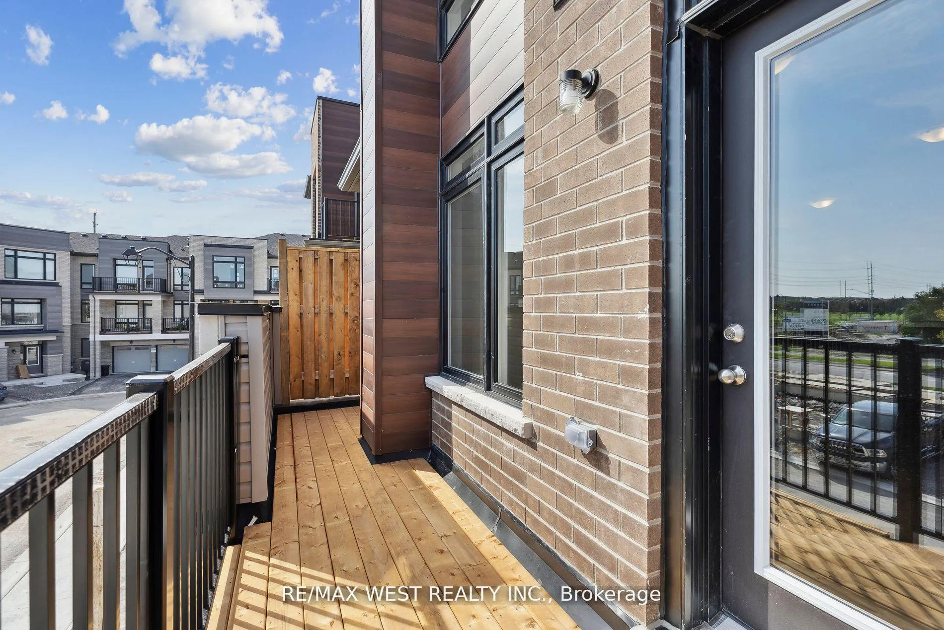 Photo 27 of 149 Blick Crescent, Aurora, Bayview Wellington — HOMEH