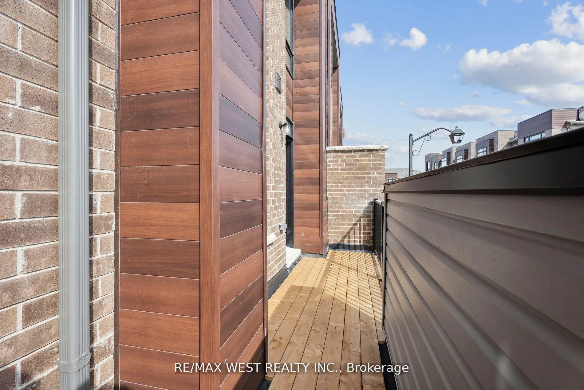 Photo 28 of 149 Blick Crescent, Aurora, Bayview Wellington — HOMEH